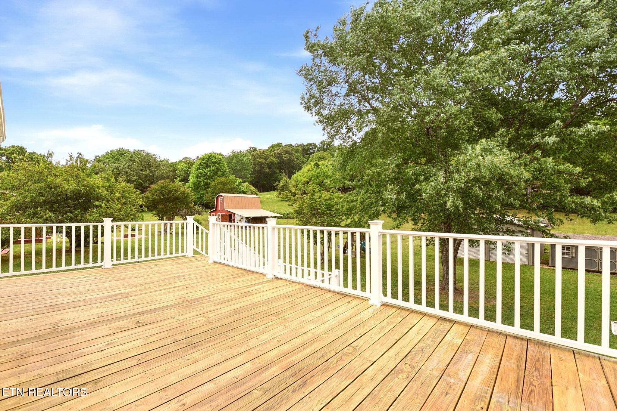 208 Lakeview Lane