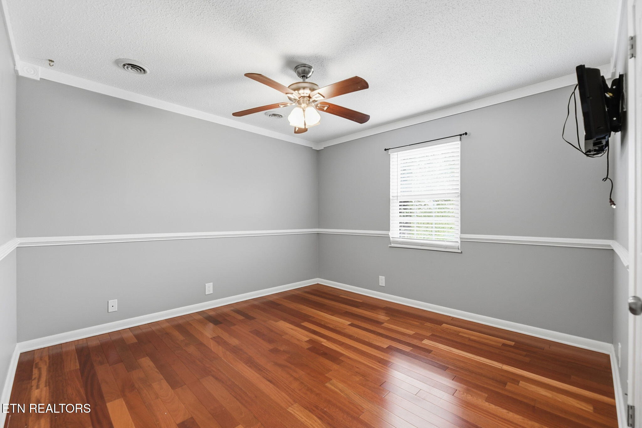 208 Lakeview Lane