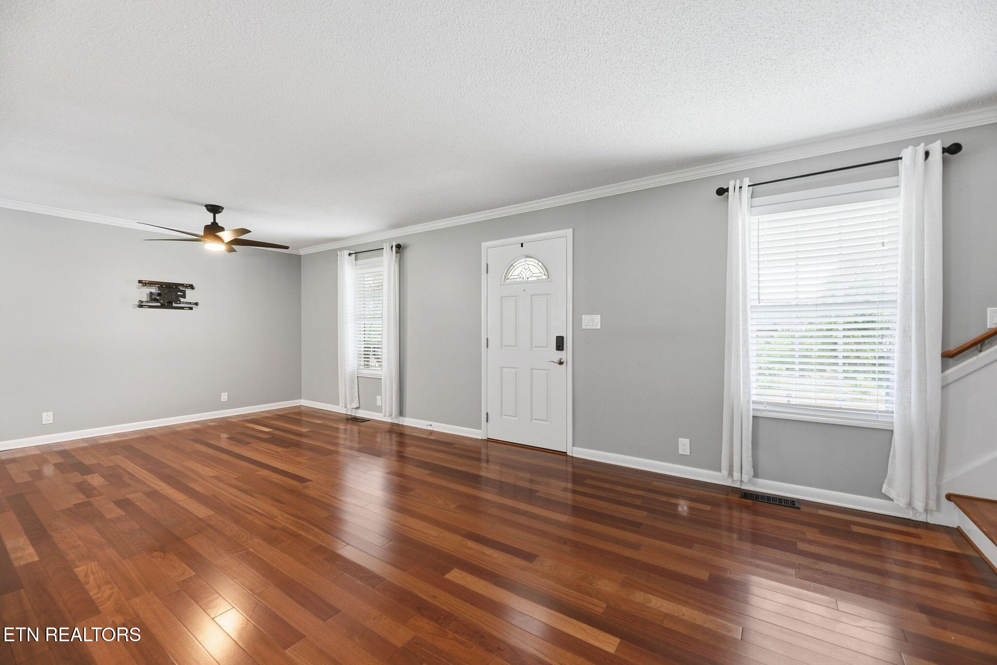 208 Lakeview Lane