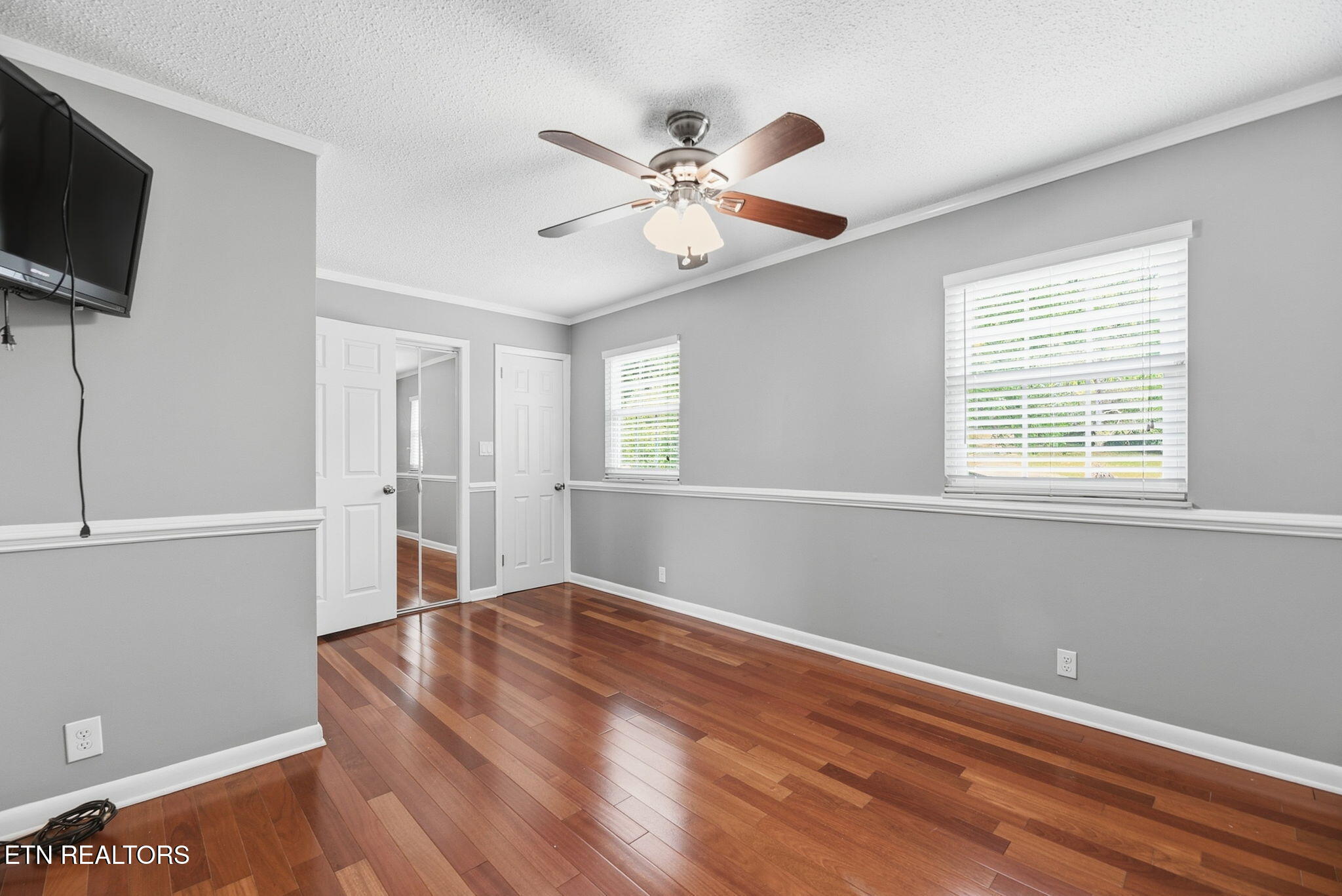 208 Lakeview Lane