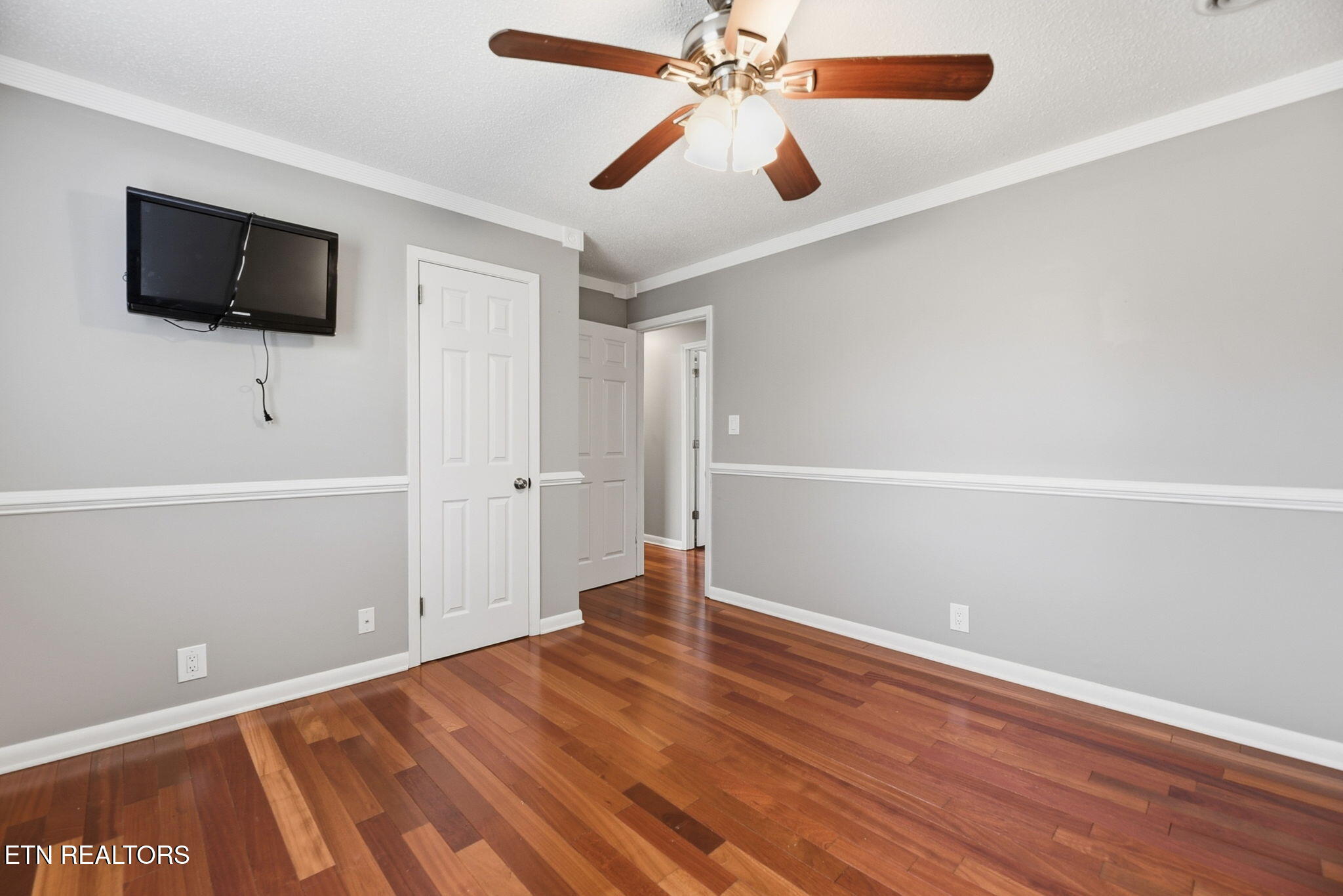 208 Lakeview Lane