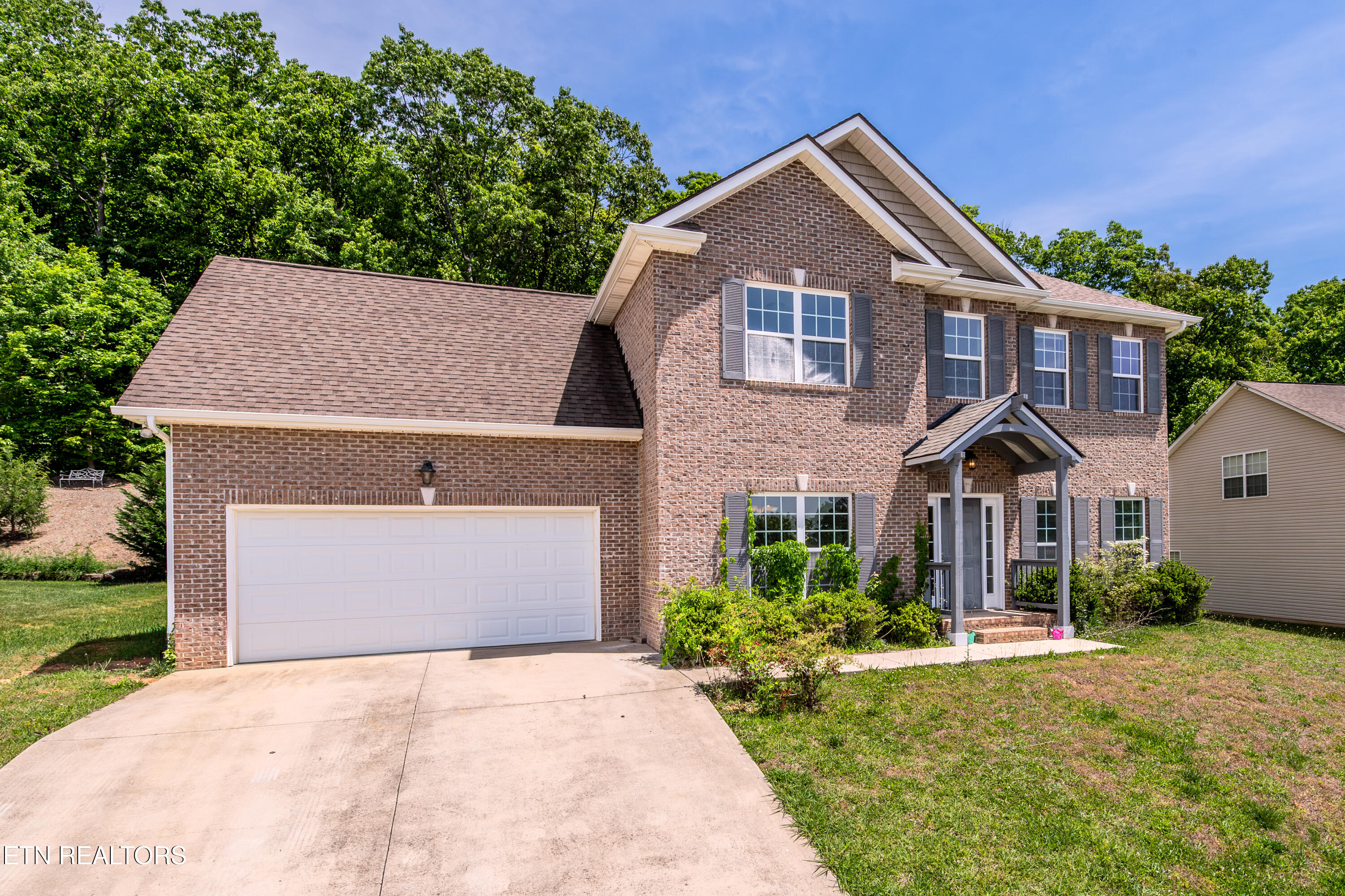 3032 Oakwood Hills Lane