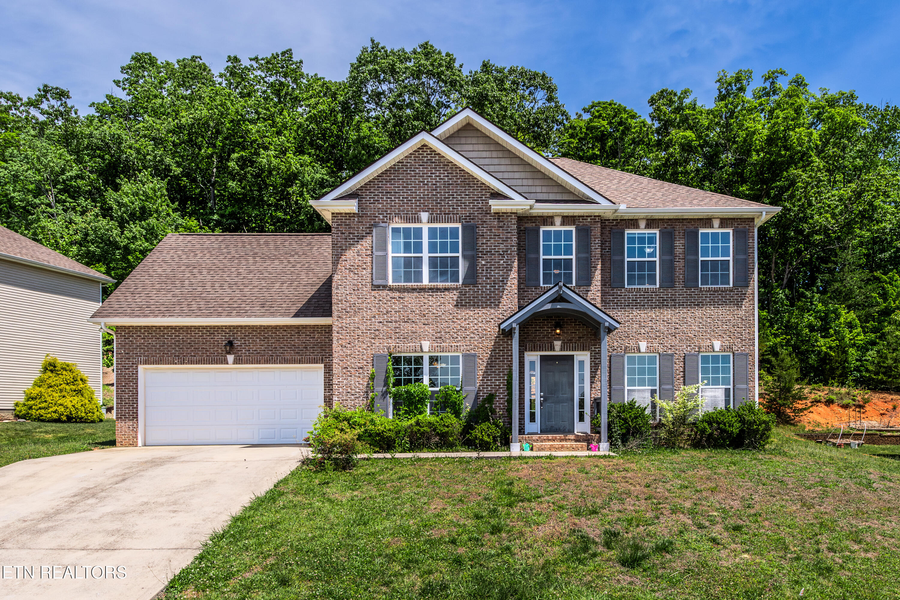 3032 Oakwood Hills Lane
