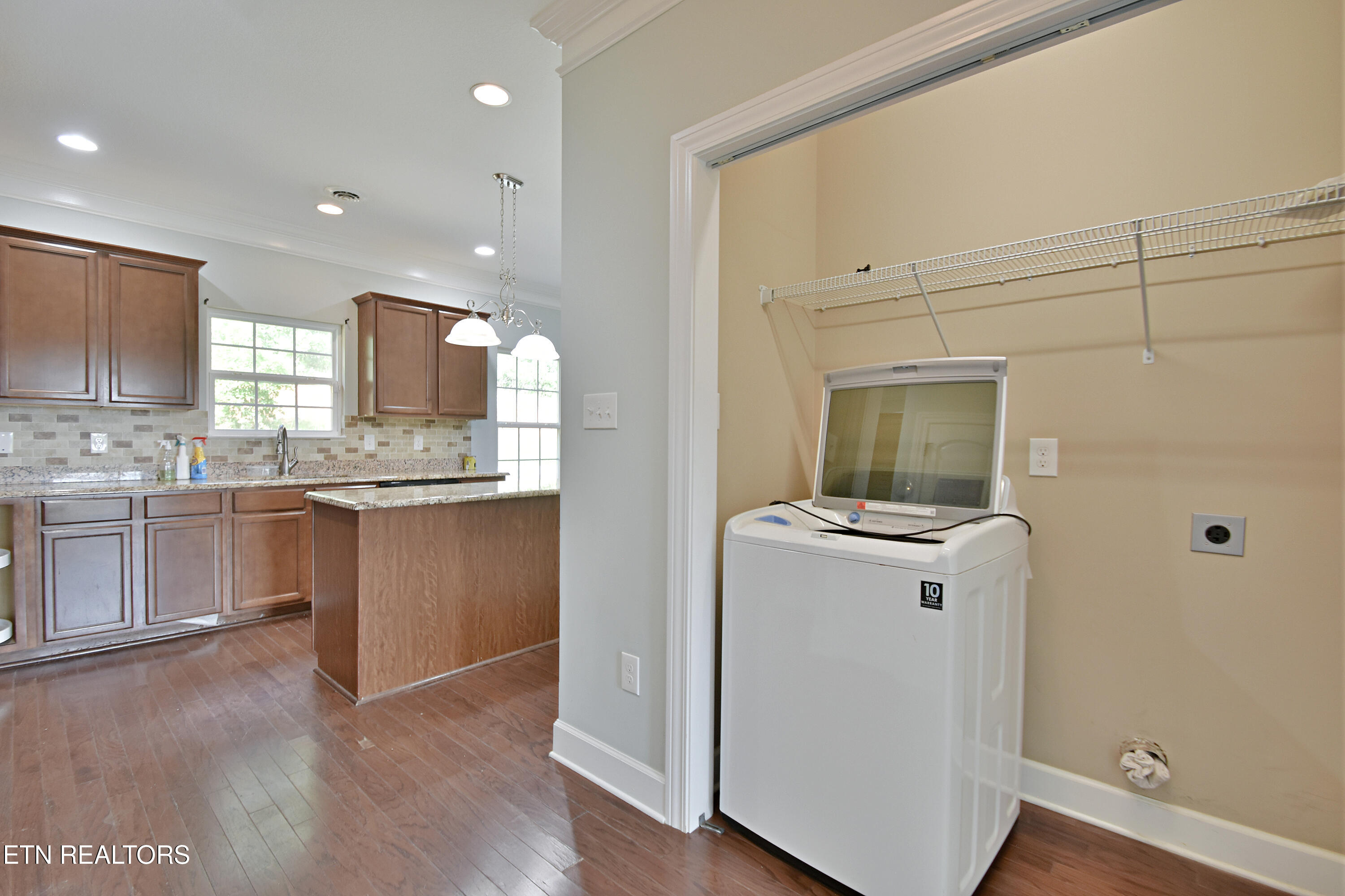 3032 Oakwood Hills Lane