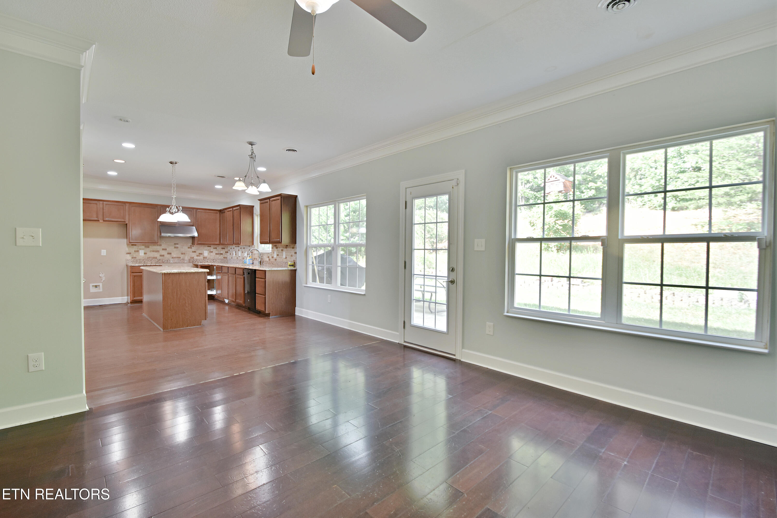 3032 Oakwood Hills Lane