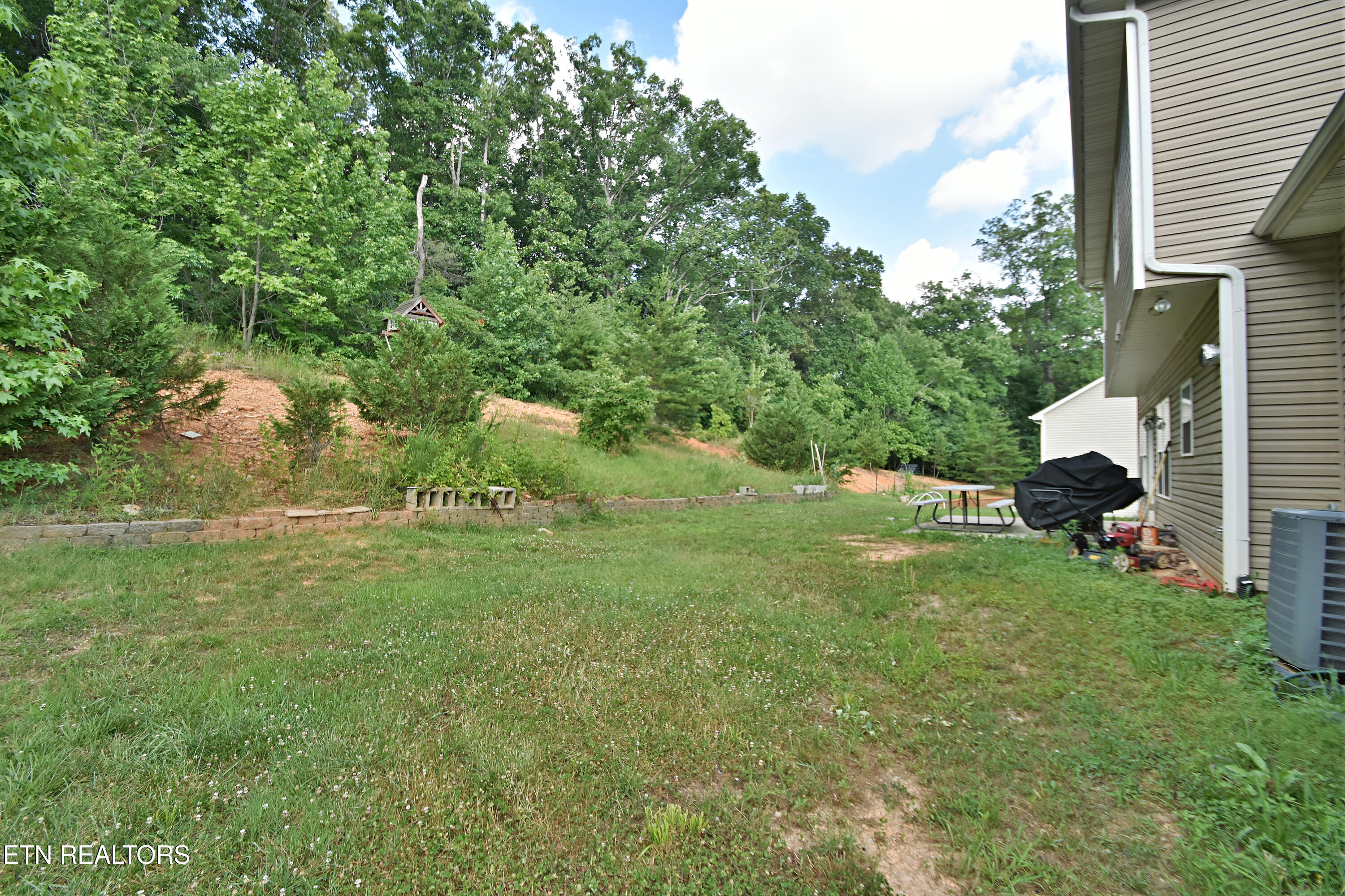 3032 Oakwood Hills Lane