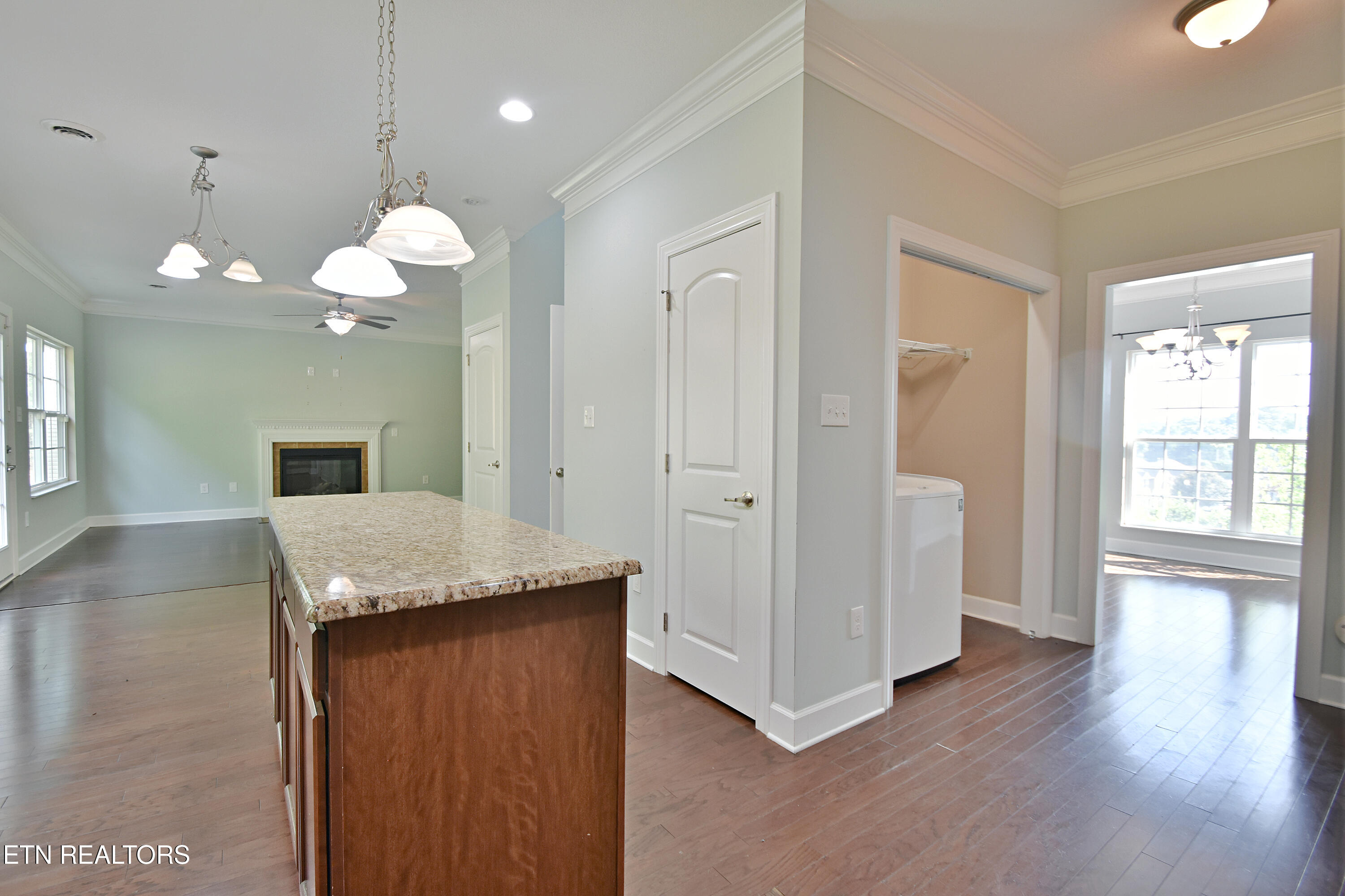 3032 Oakwood Hills Lane