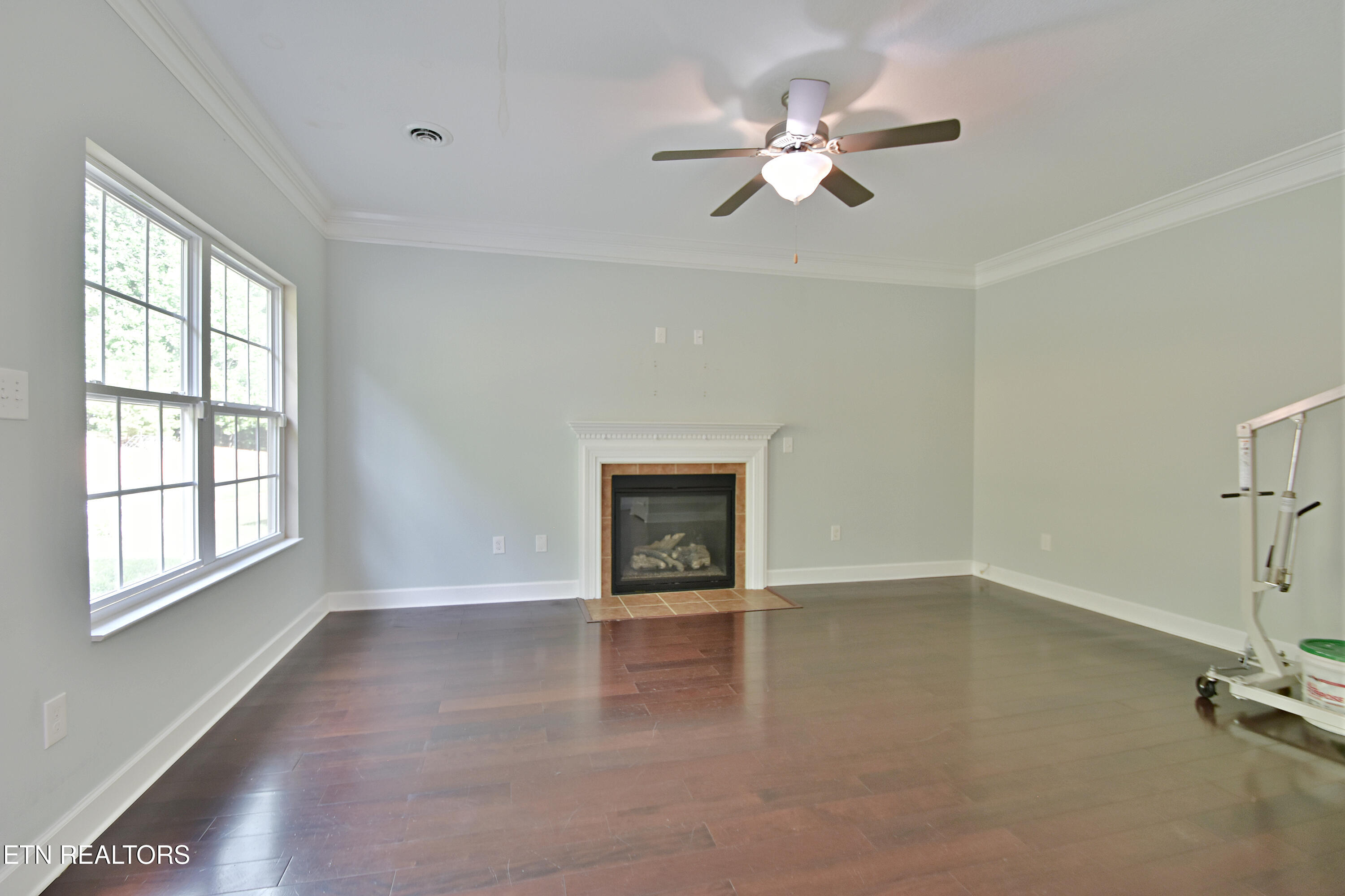 3032 Oakwood Hills Lane