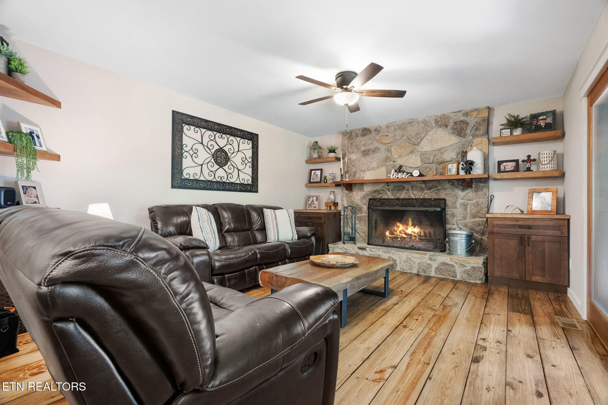 2418 E Gallaher Ferry Rd