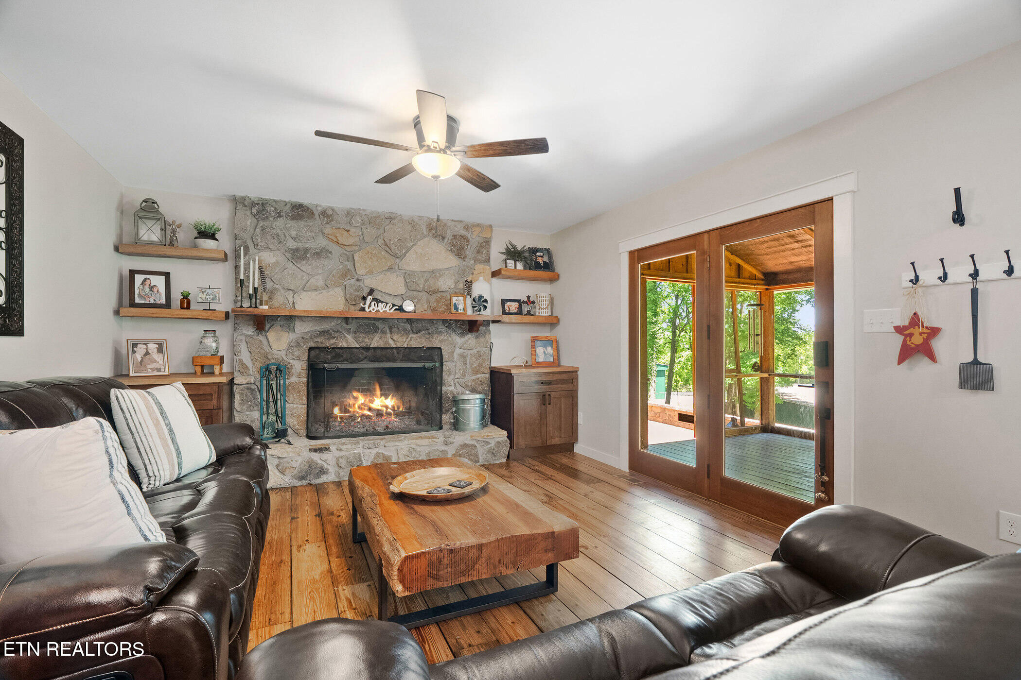 2418 E Gallaher Ferry Rd