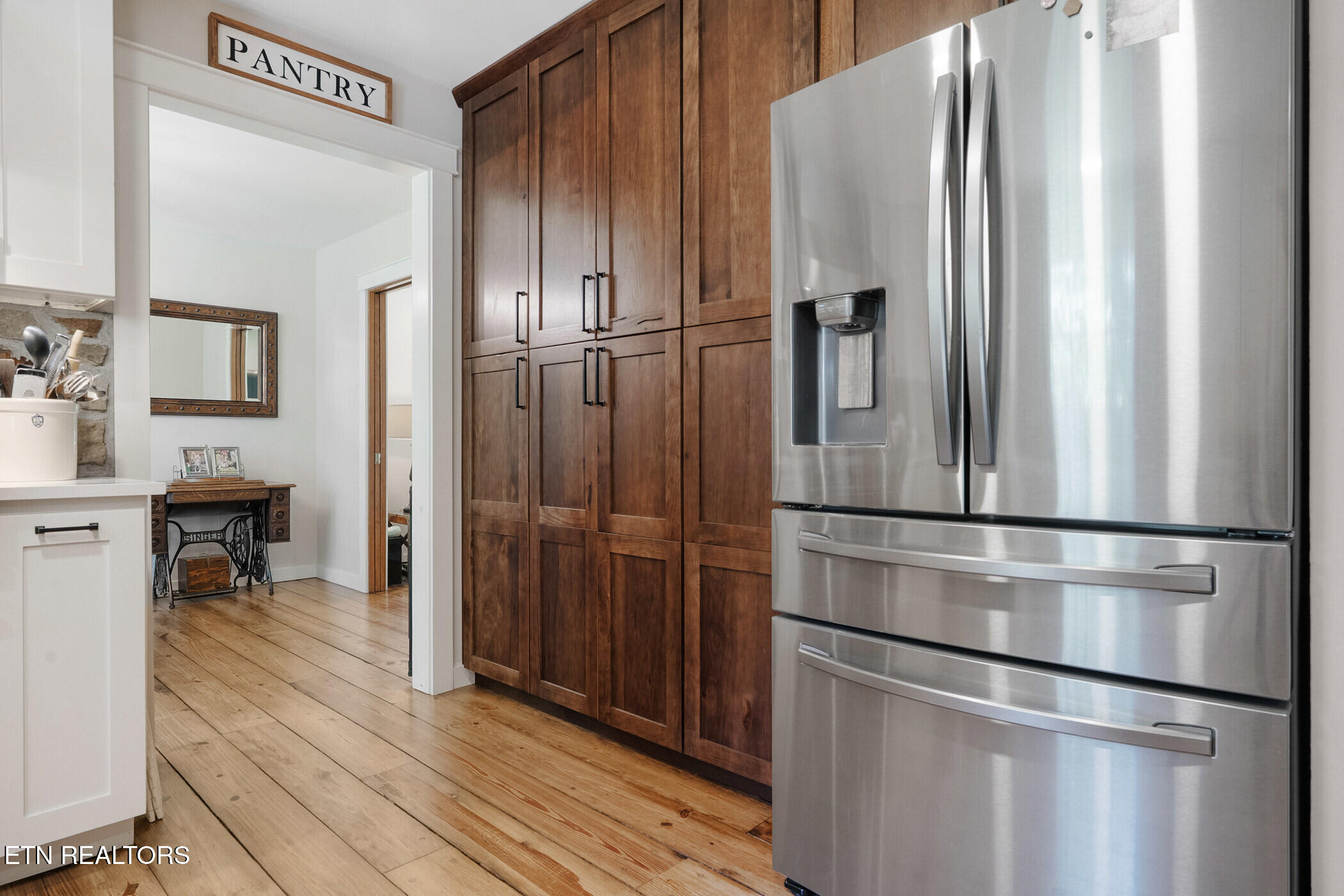 2418 E Gallaher Ferry Rd