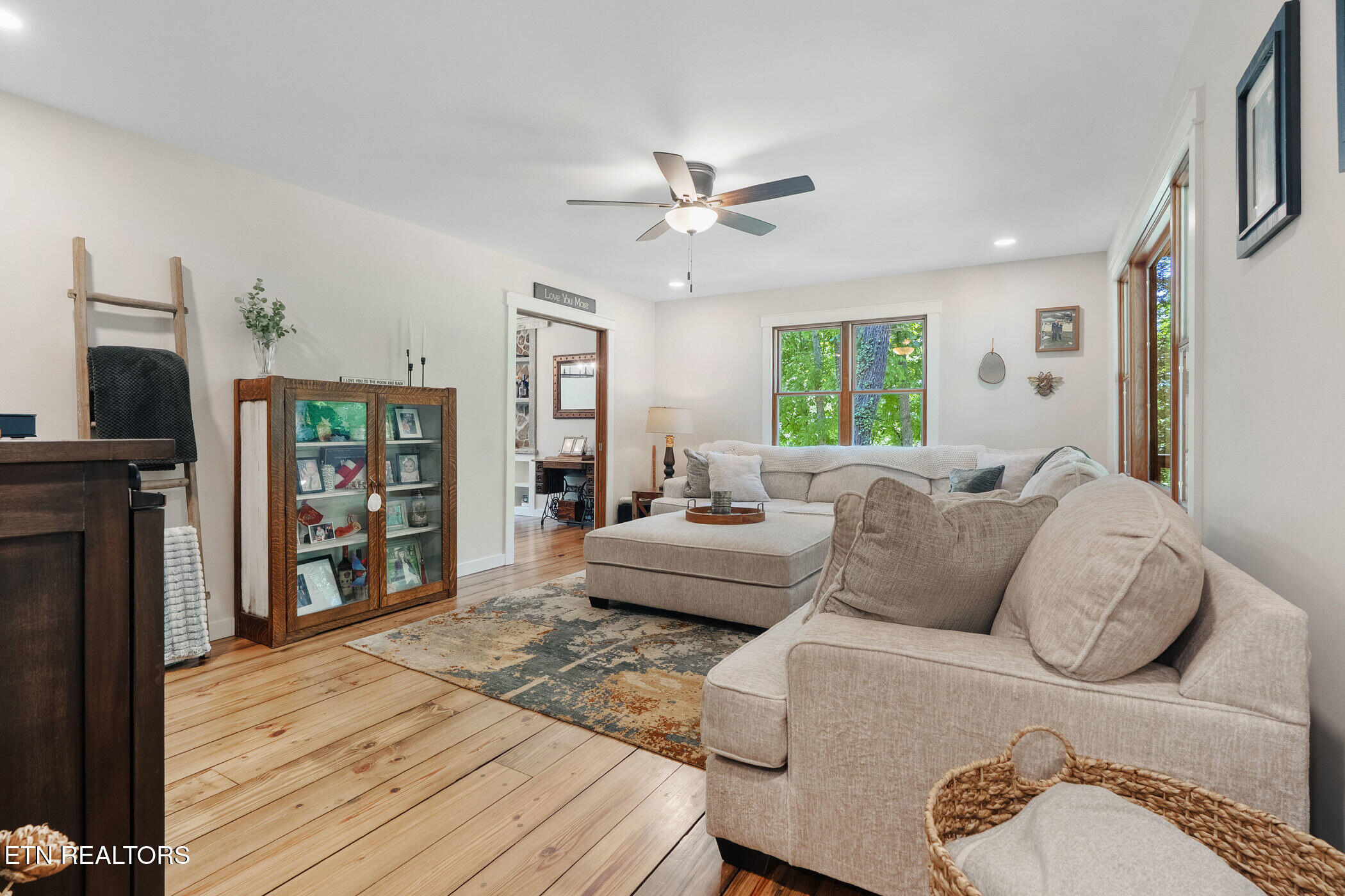 2418 E Gallaher Ferry Rd