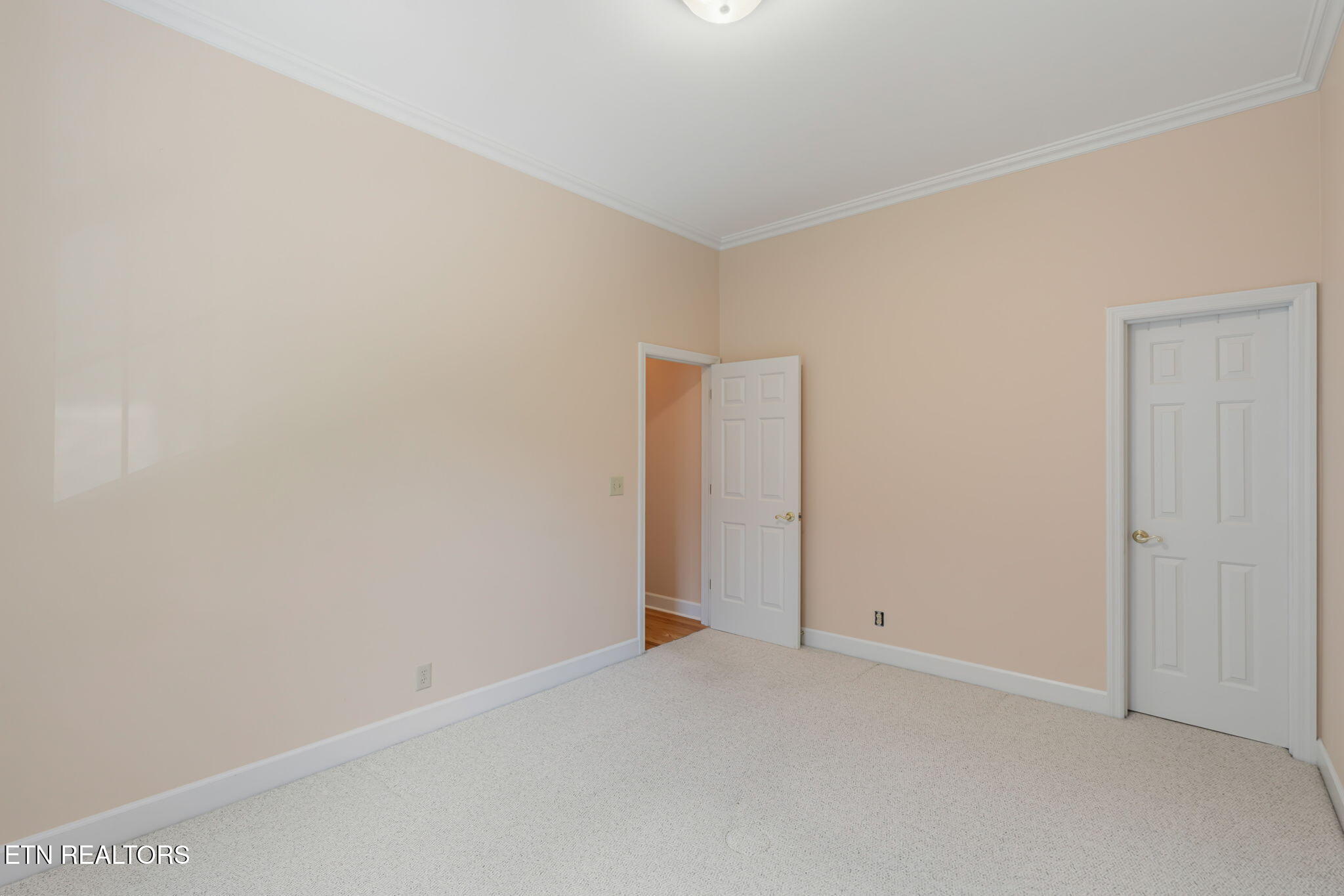 680 Oak Chase Blvd