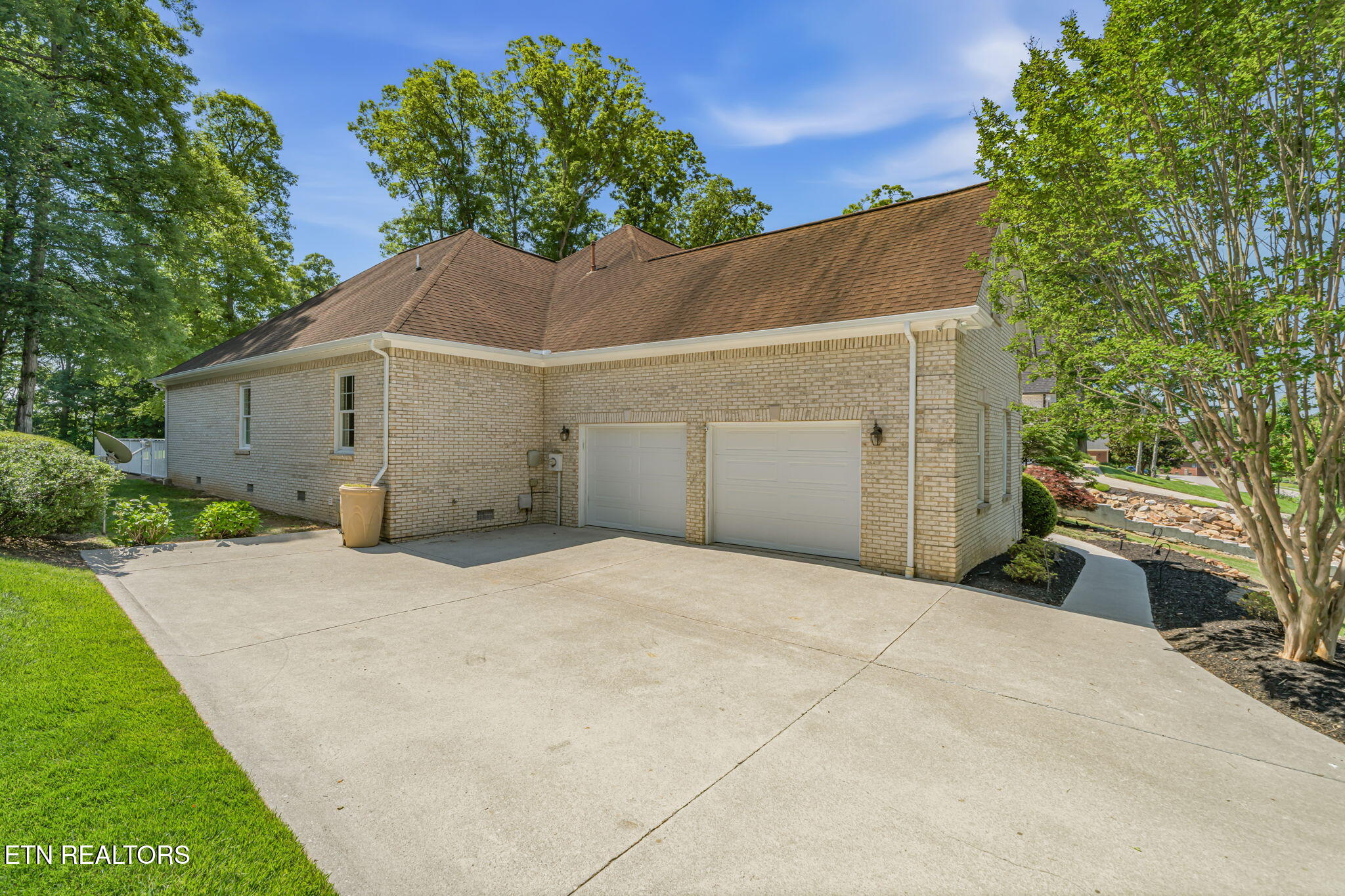 680 Oak Chase Blvd