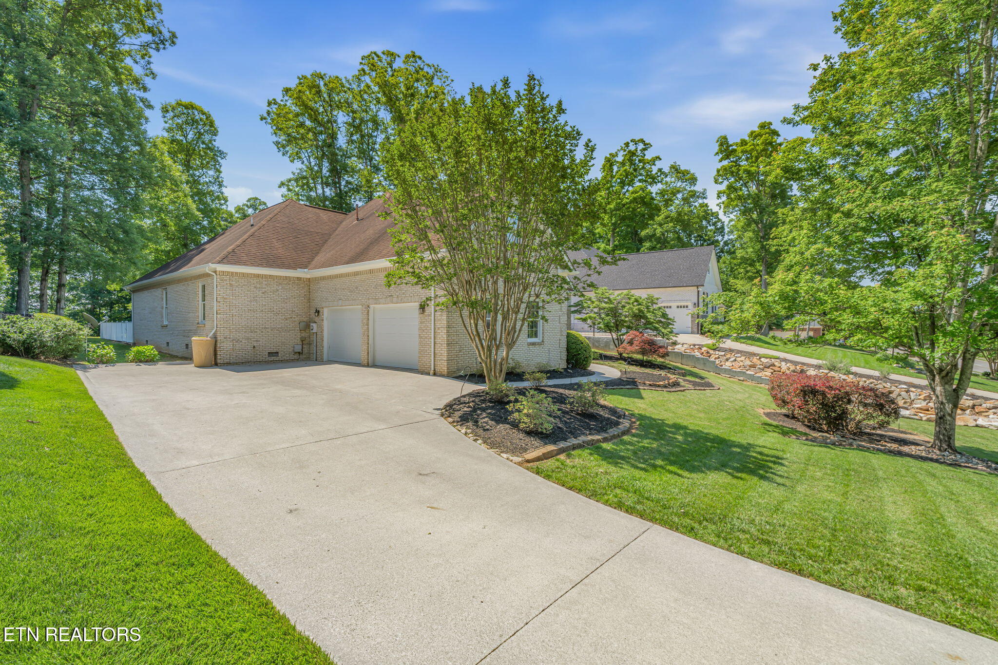 680 Oak Chase Blvd