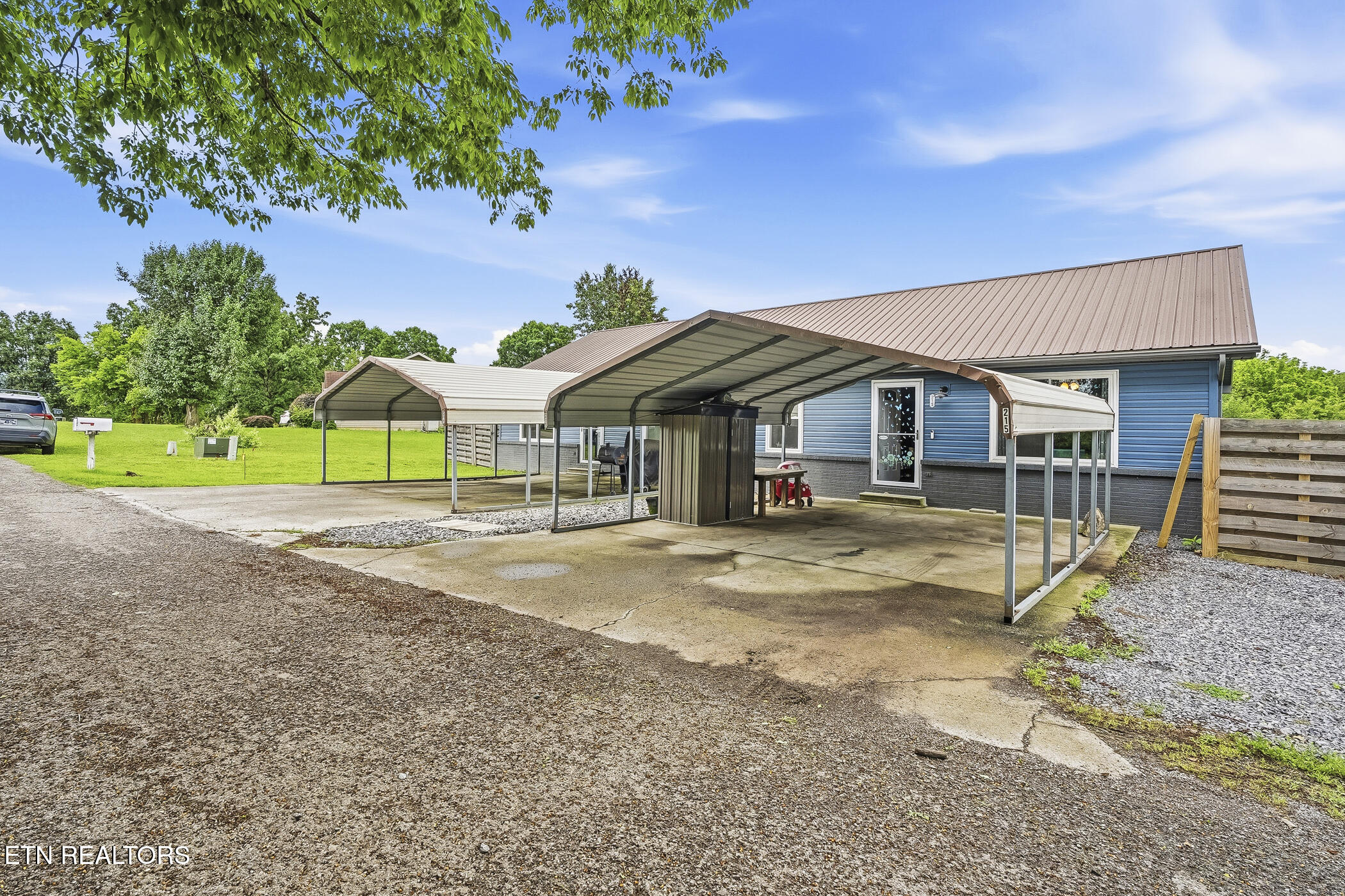 215 & 217 Carr Rd