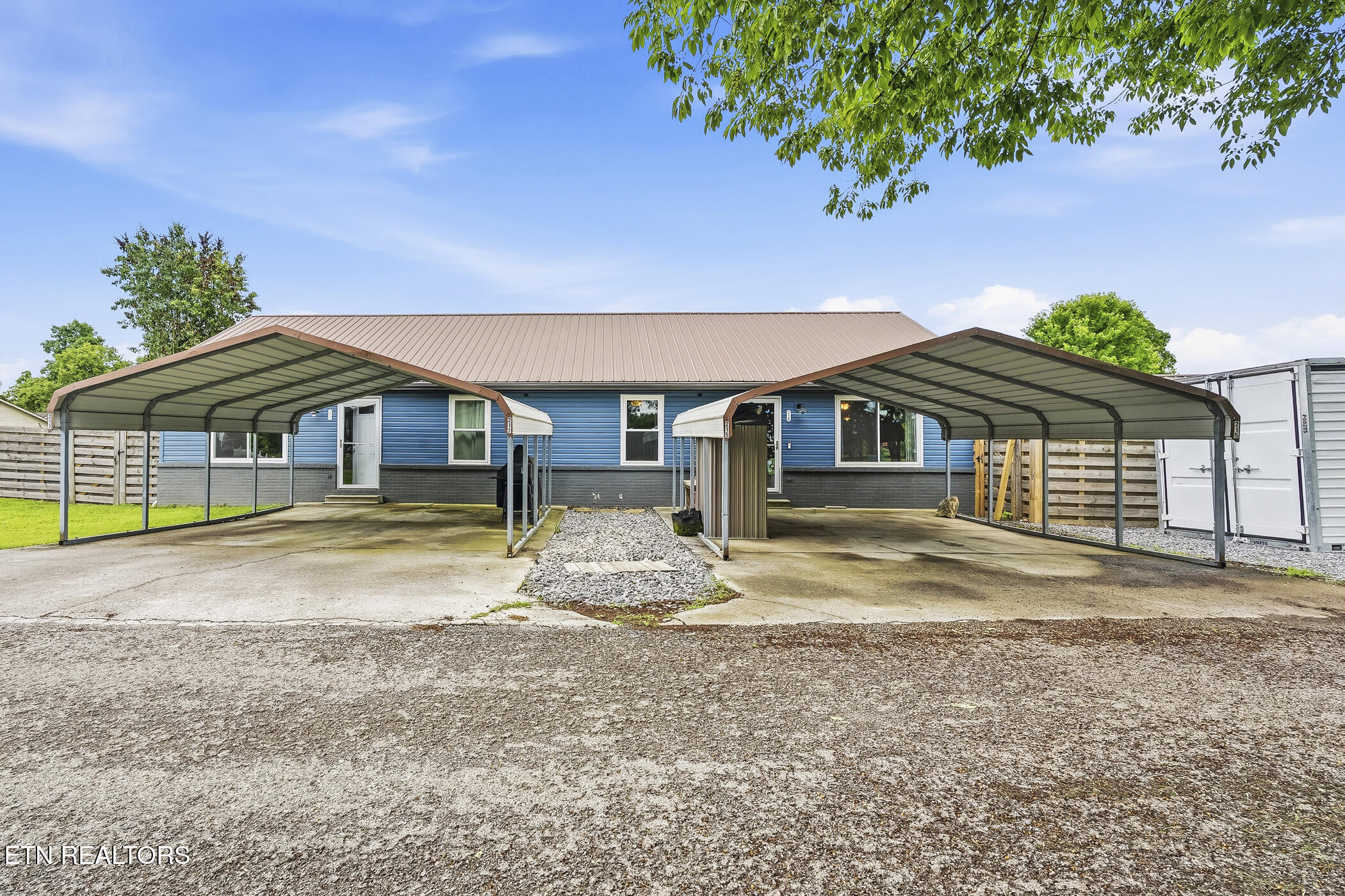 215 217 Carr Rd