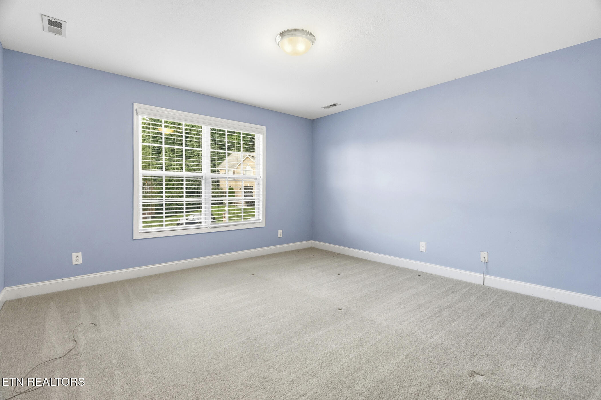 8342 Bay Garden