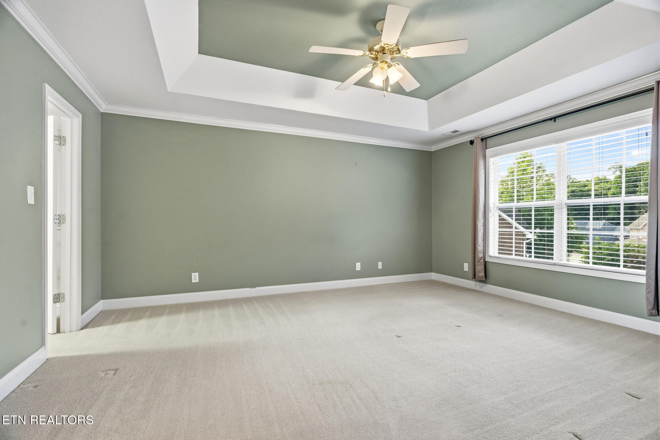 8342 Bay Garden