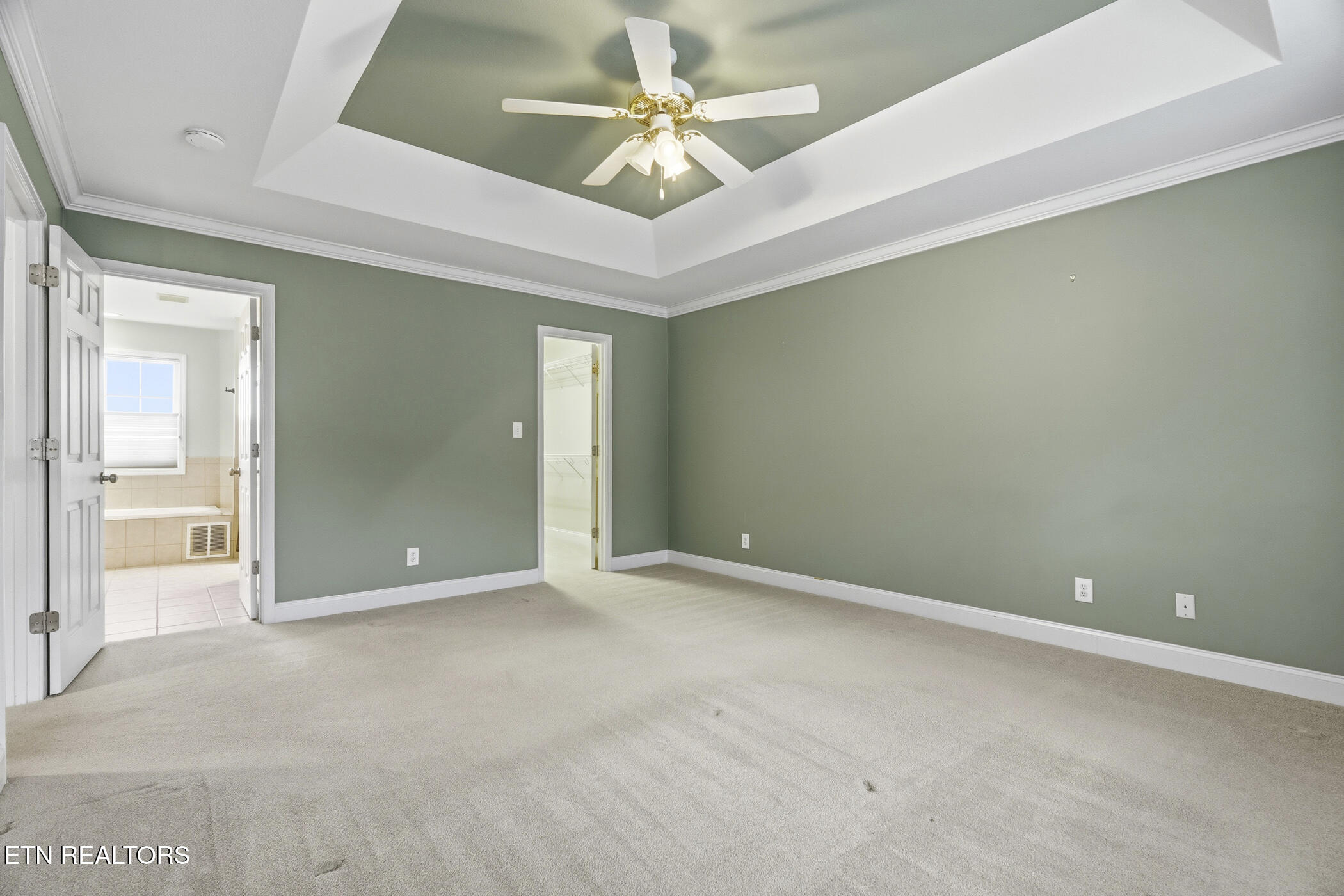 8342 Bay Garden