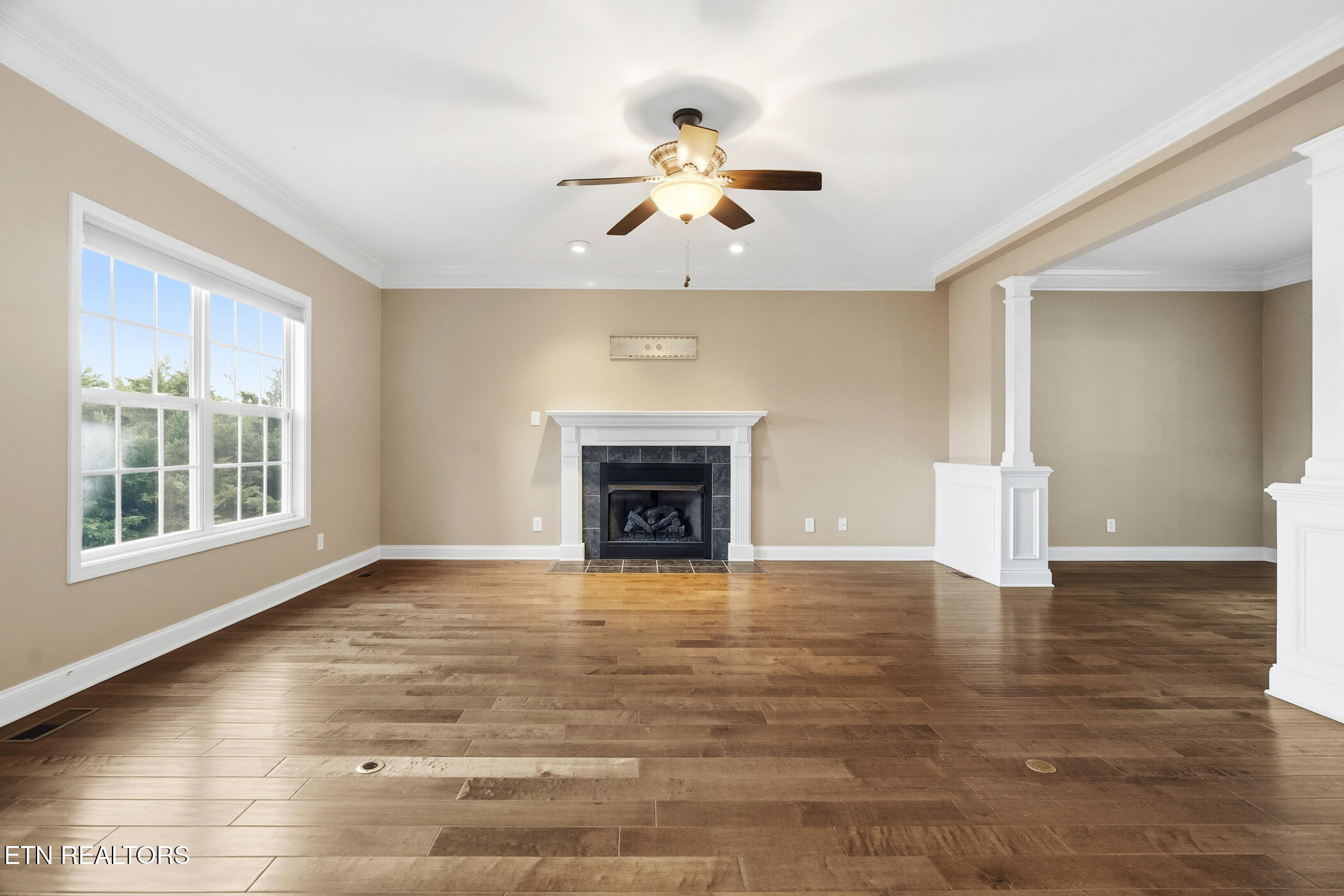 8342 Bay Garden