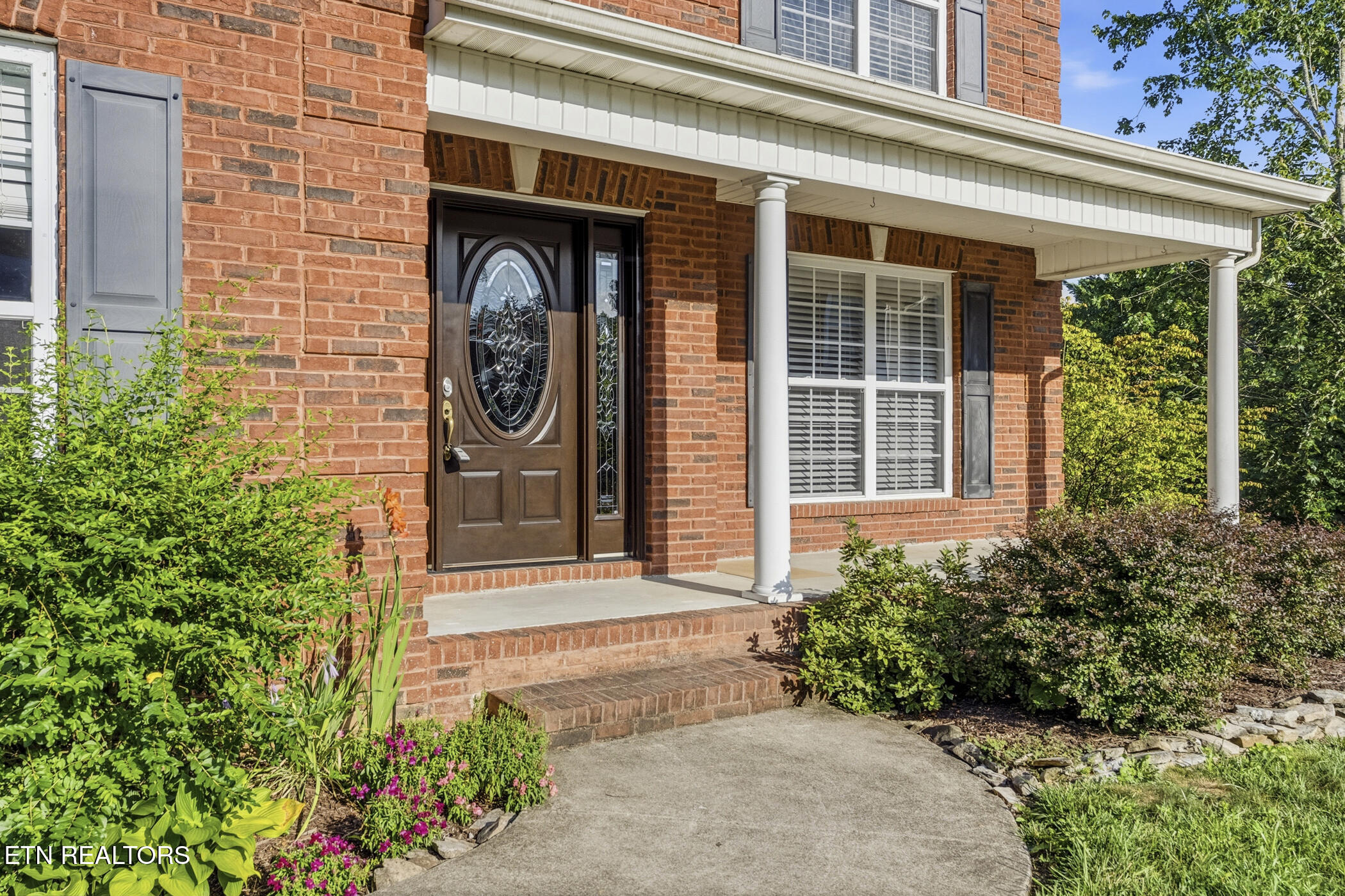 8342 Bay Garden