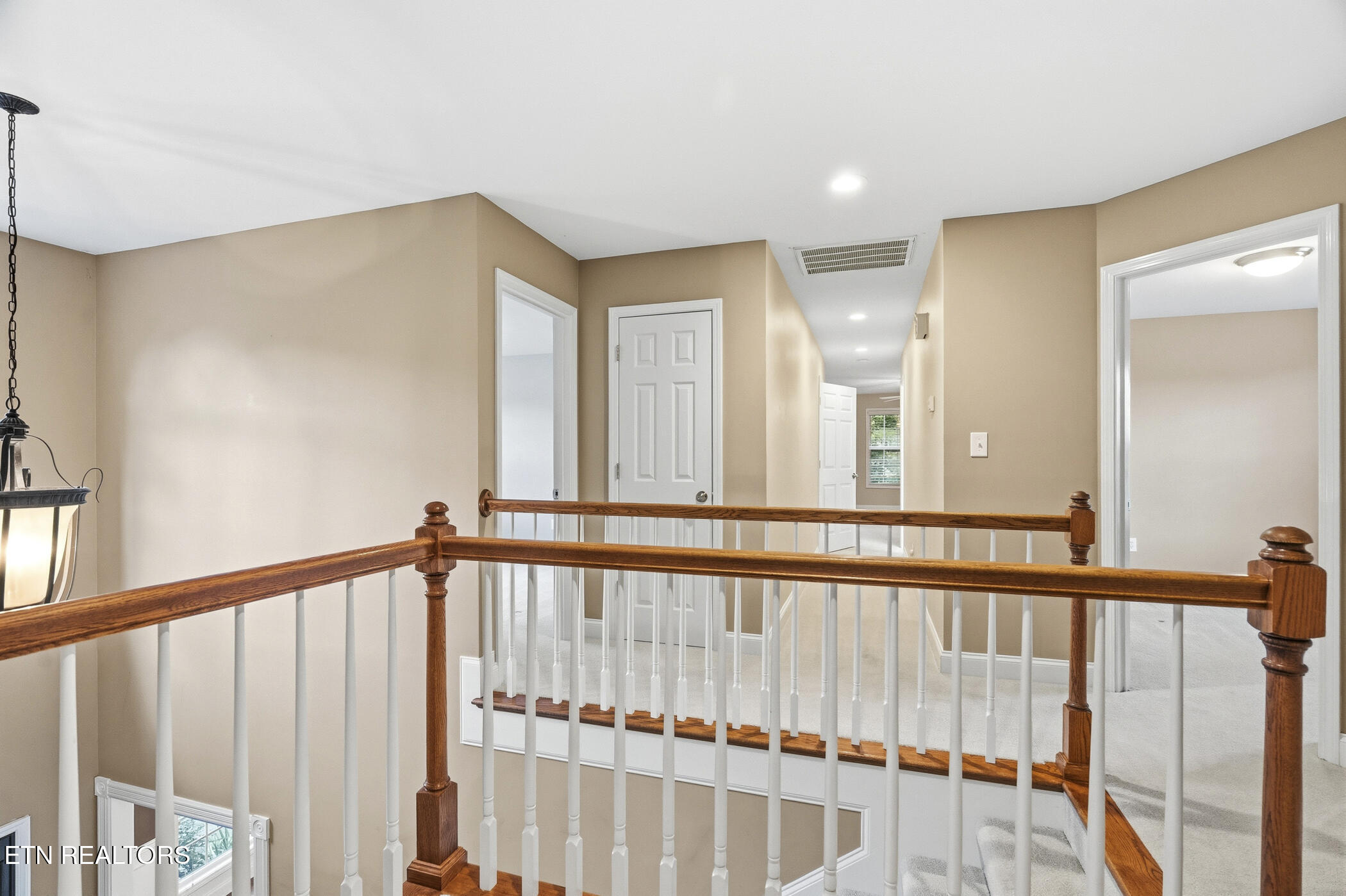 8342 Bay Garden