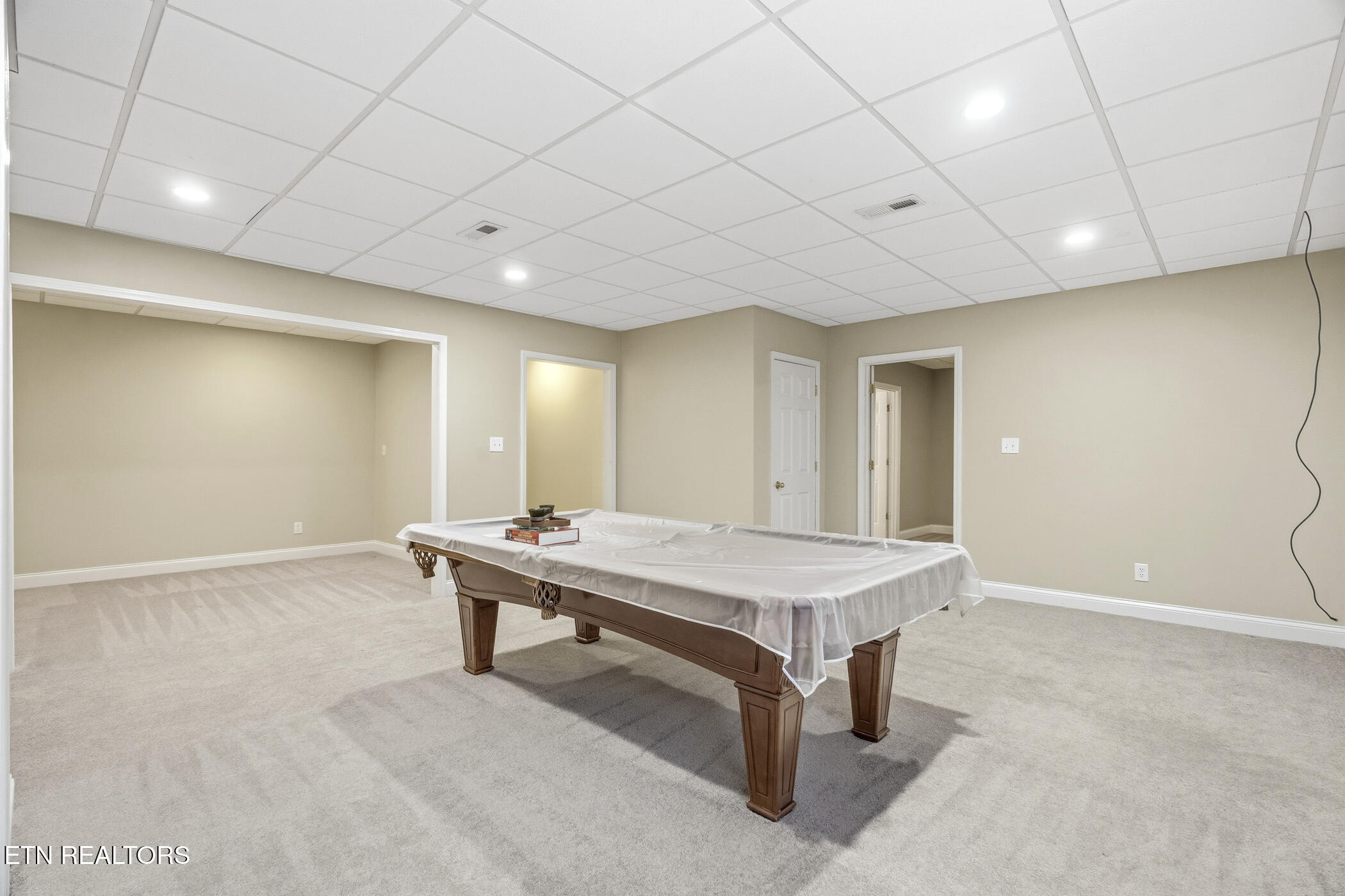 8342 Bay Garden