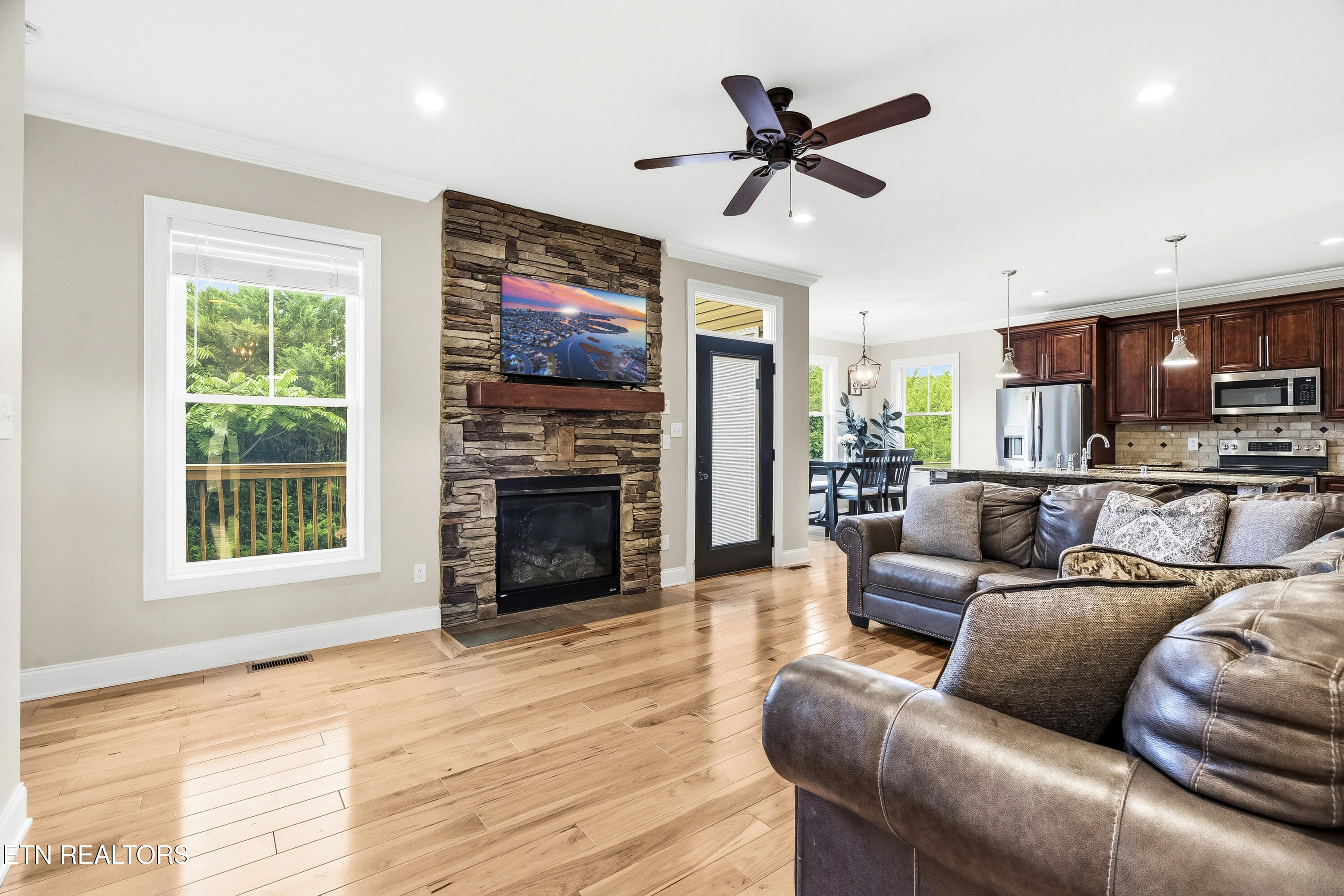 705 Huntcliff Lane