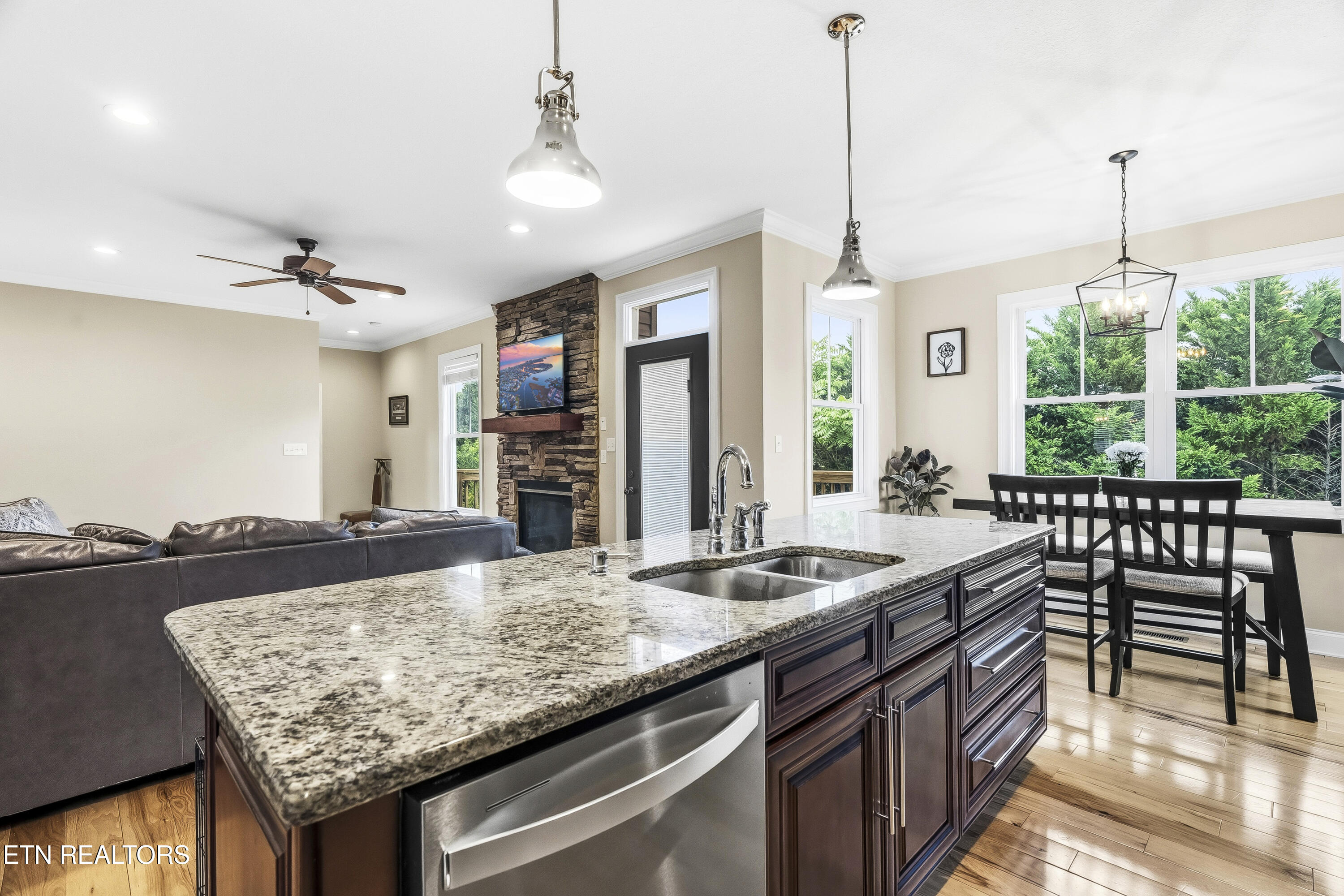 705 Huntcliff Lane