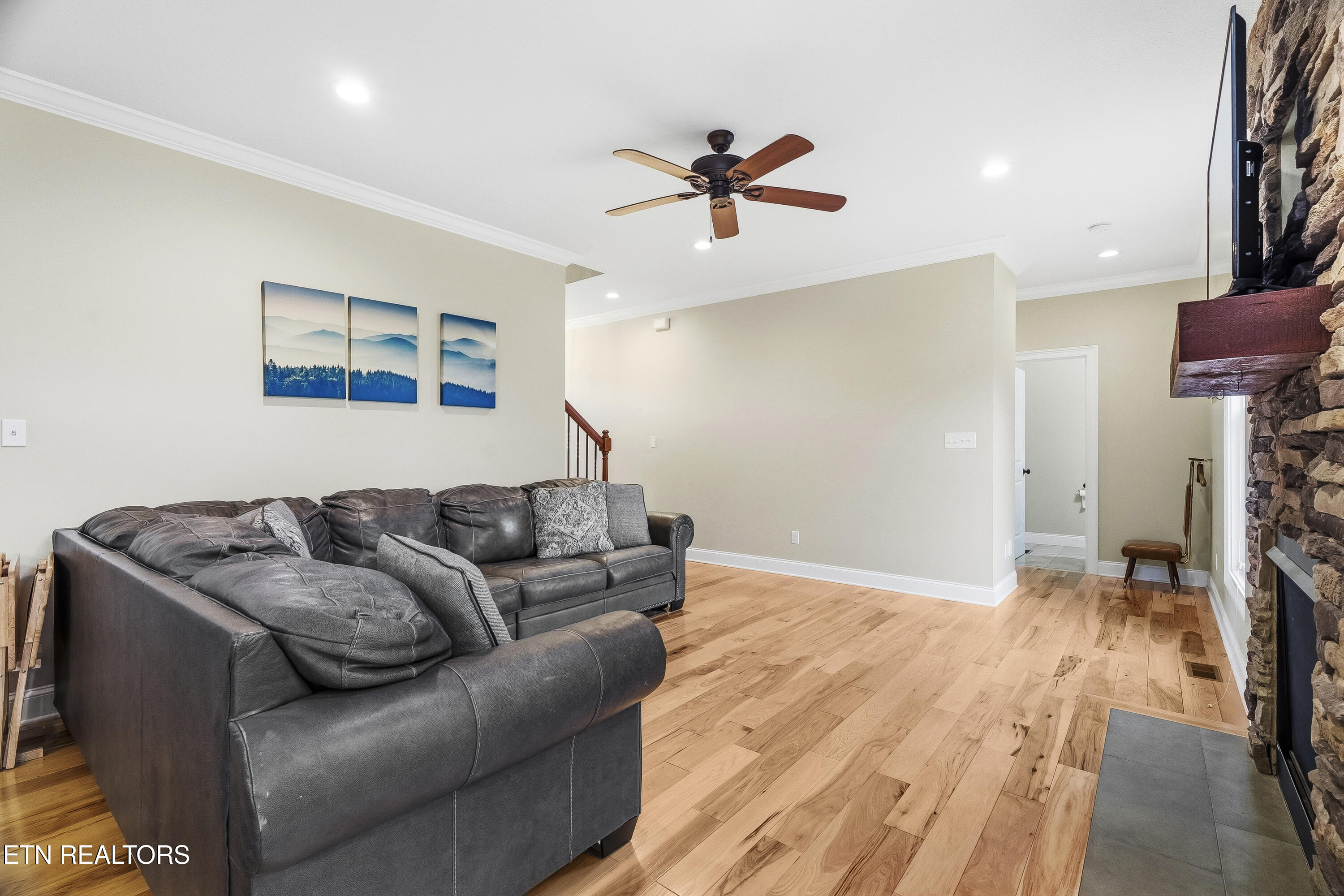 705 Huntcliff Lane