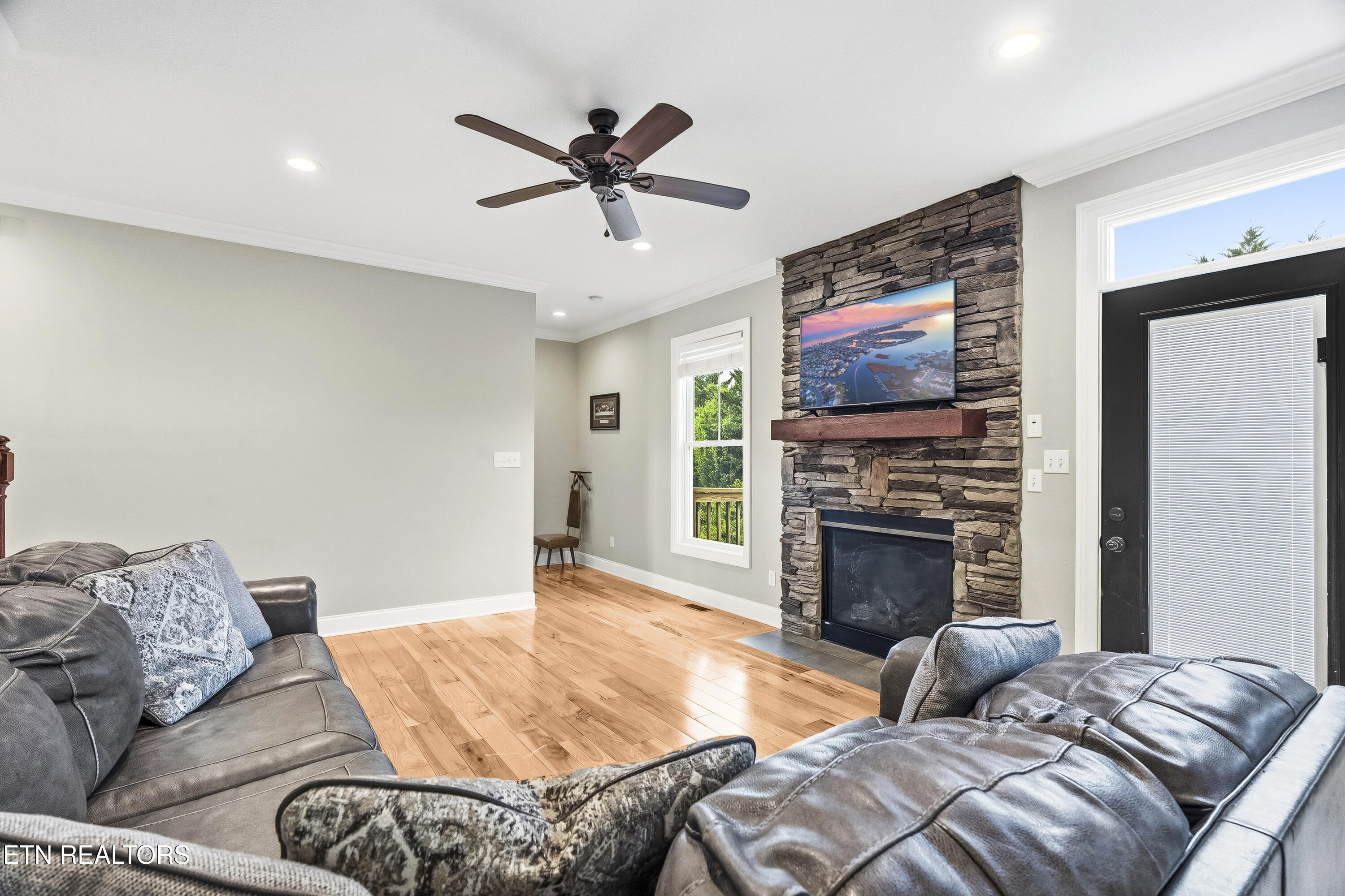 705 Huntcliff Lane