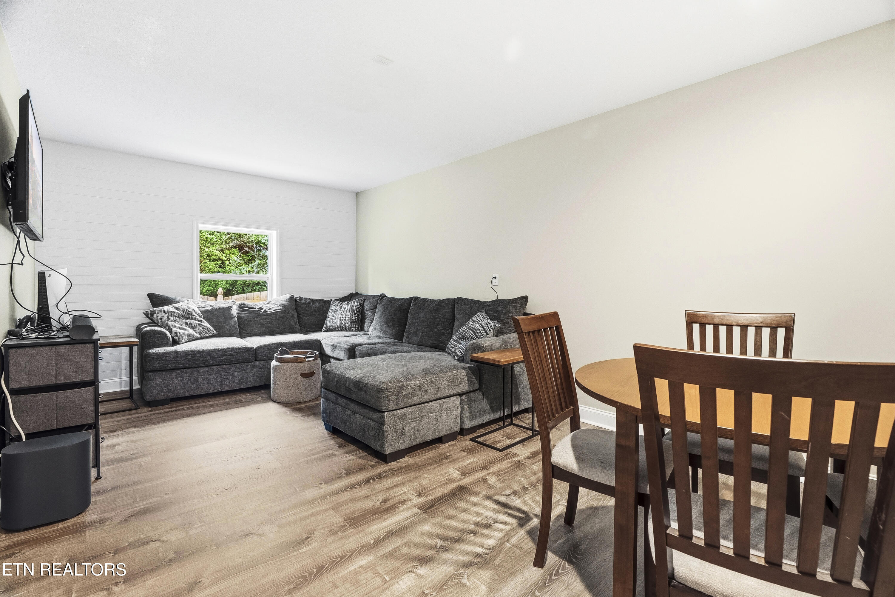 705 Huntcliff Lane