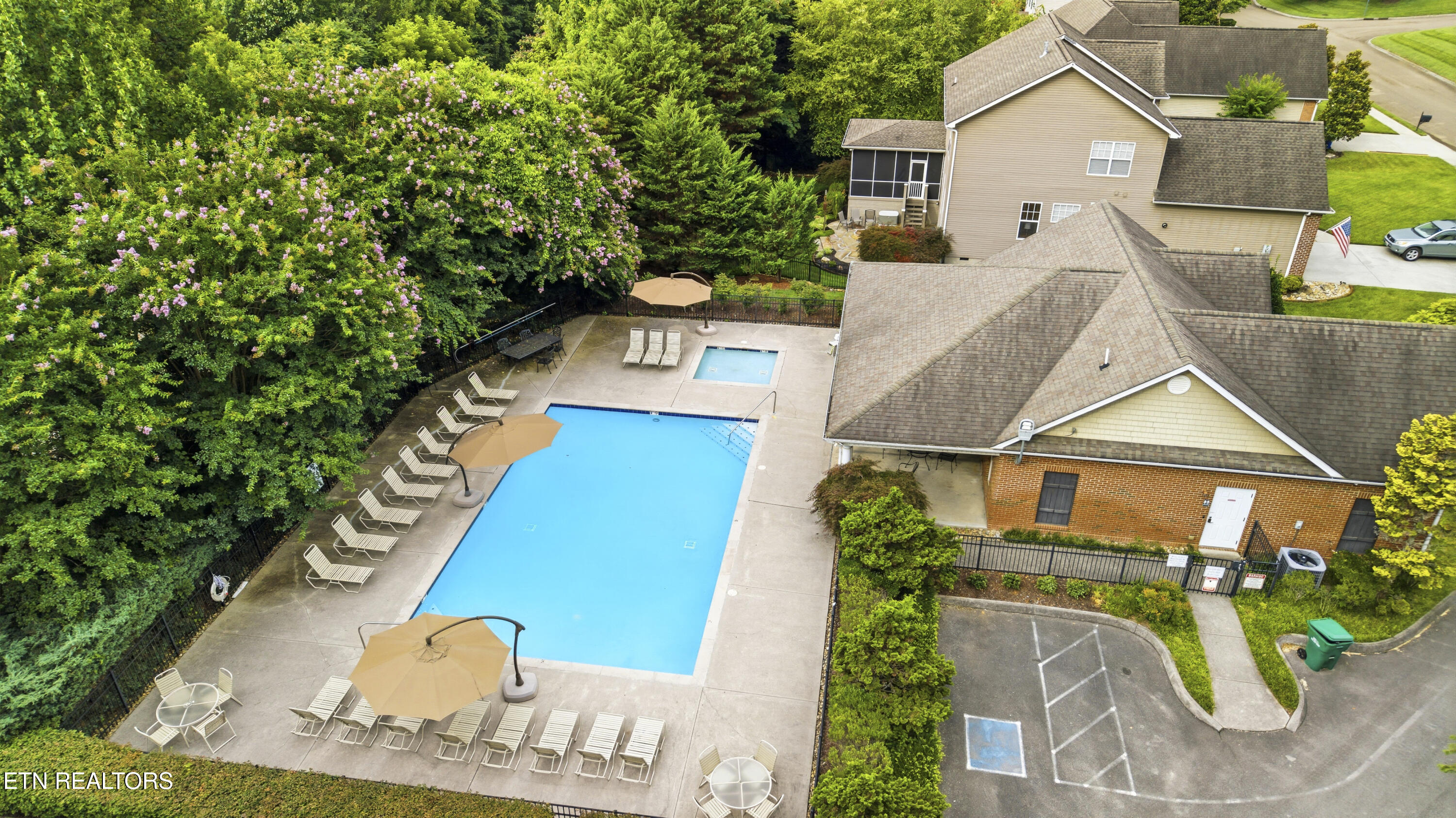 705 Huntcliff Lane