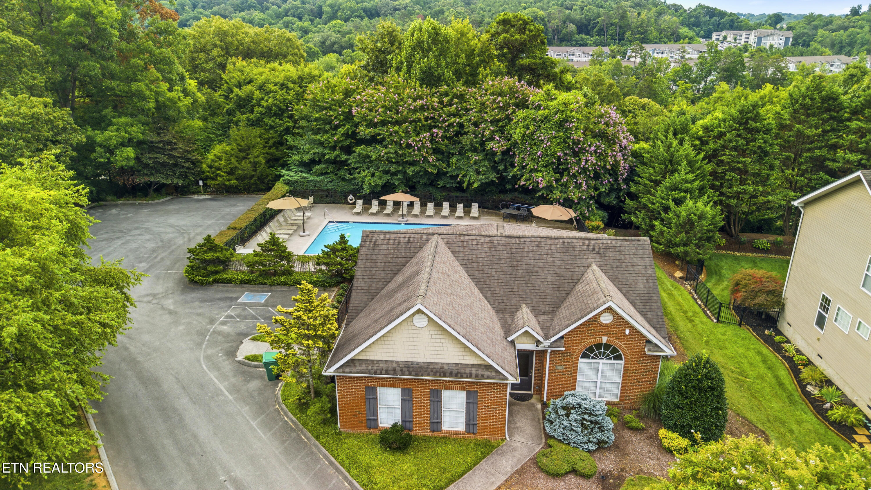 705 Huntcliff Lane