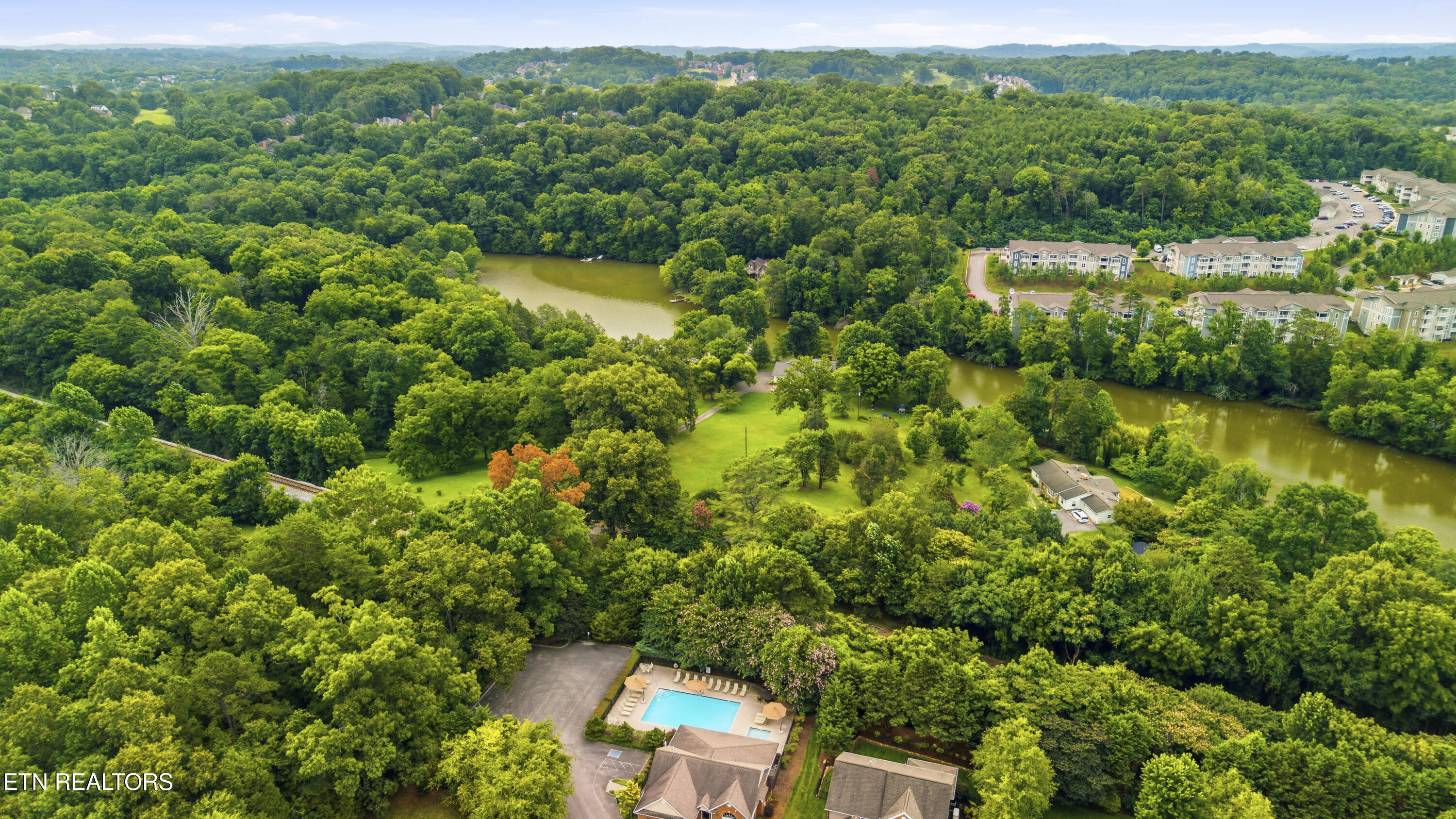 705 Huntcliff Lane