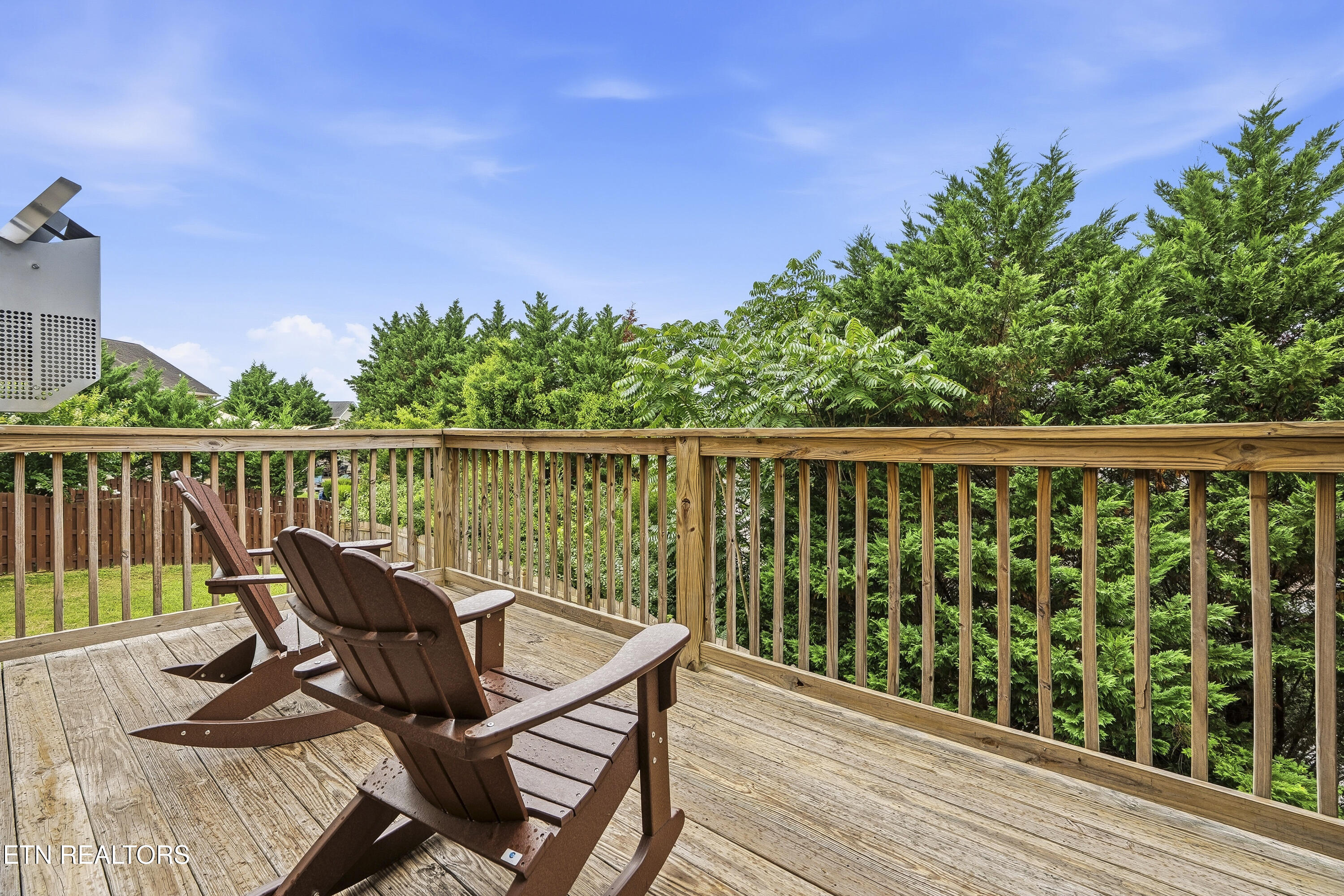 705 Huntcliff Lane