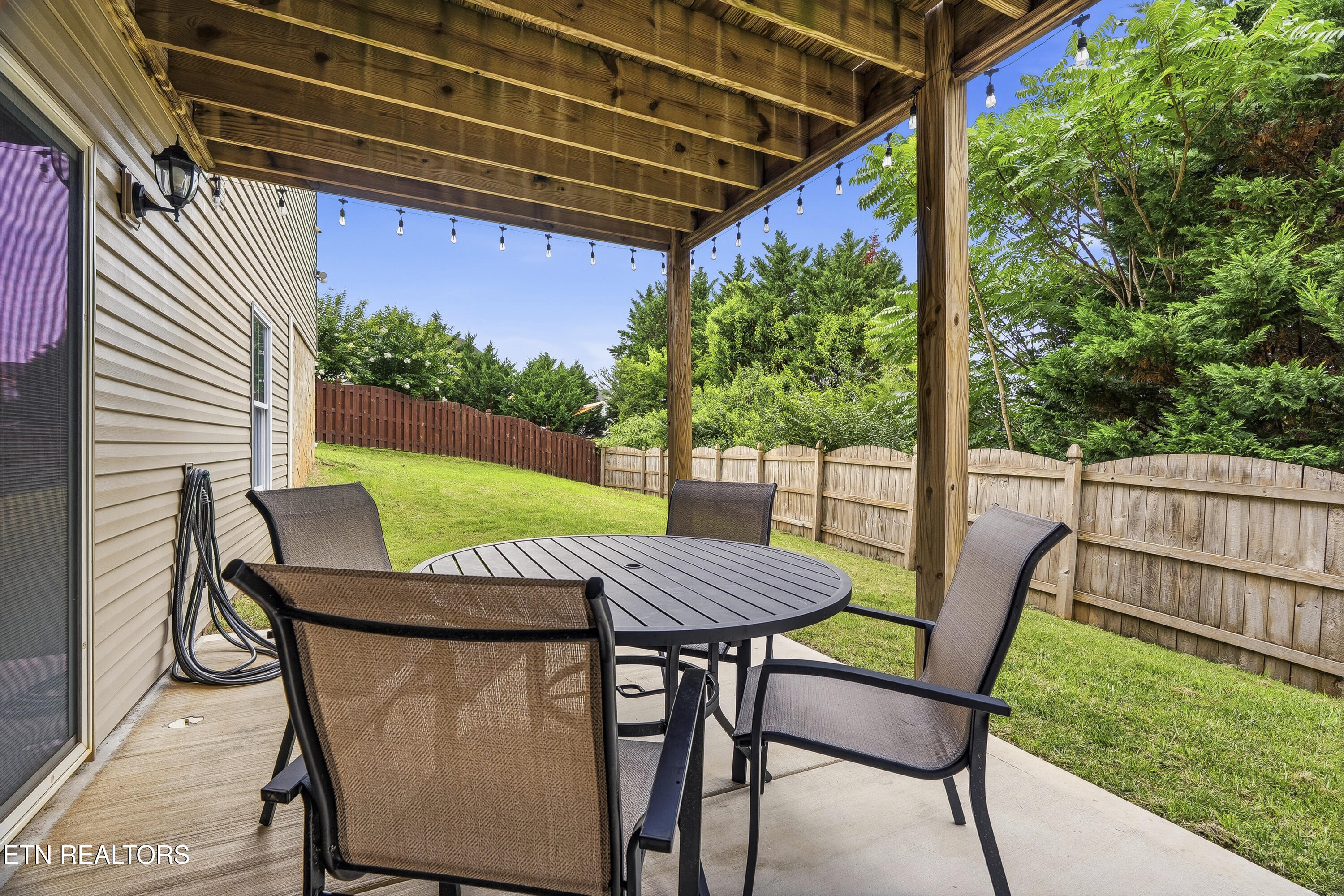 705 Huntcliff Lane
