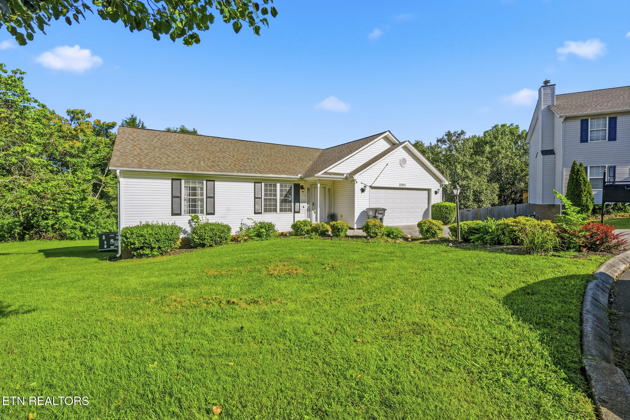 2903 Large Oak Lane