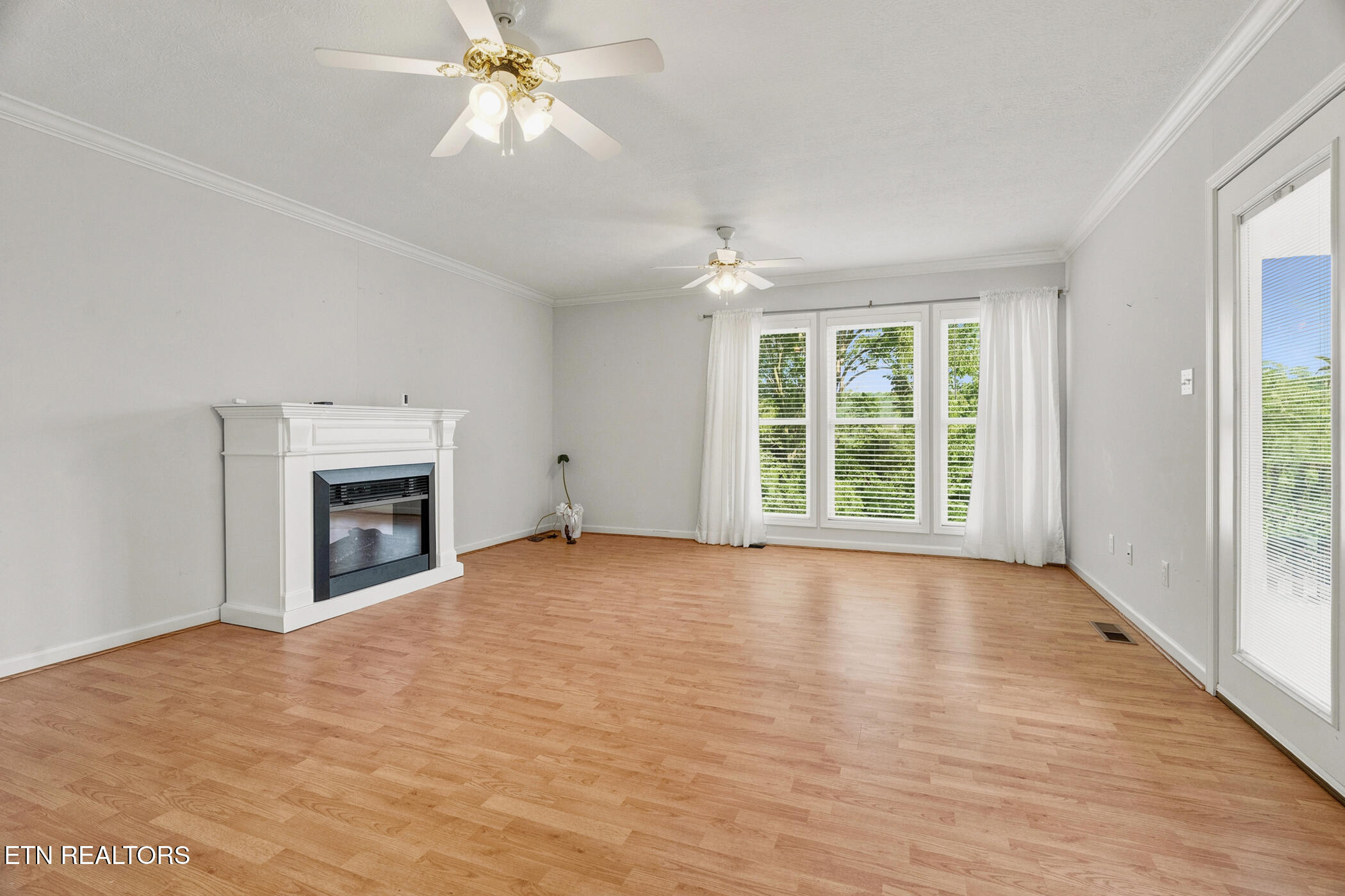 2903 Large Oak Lane