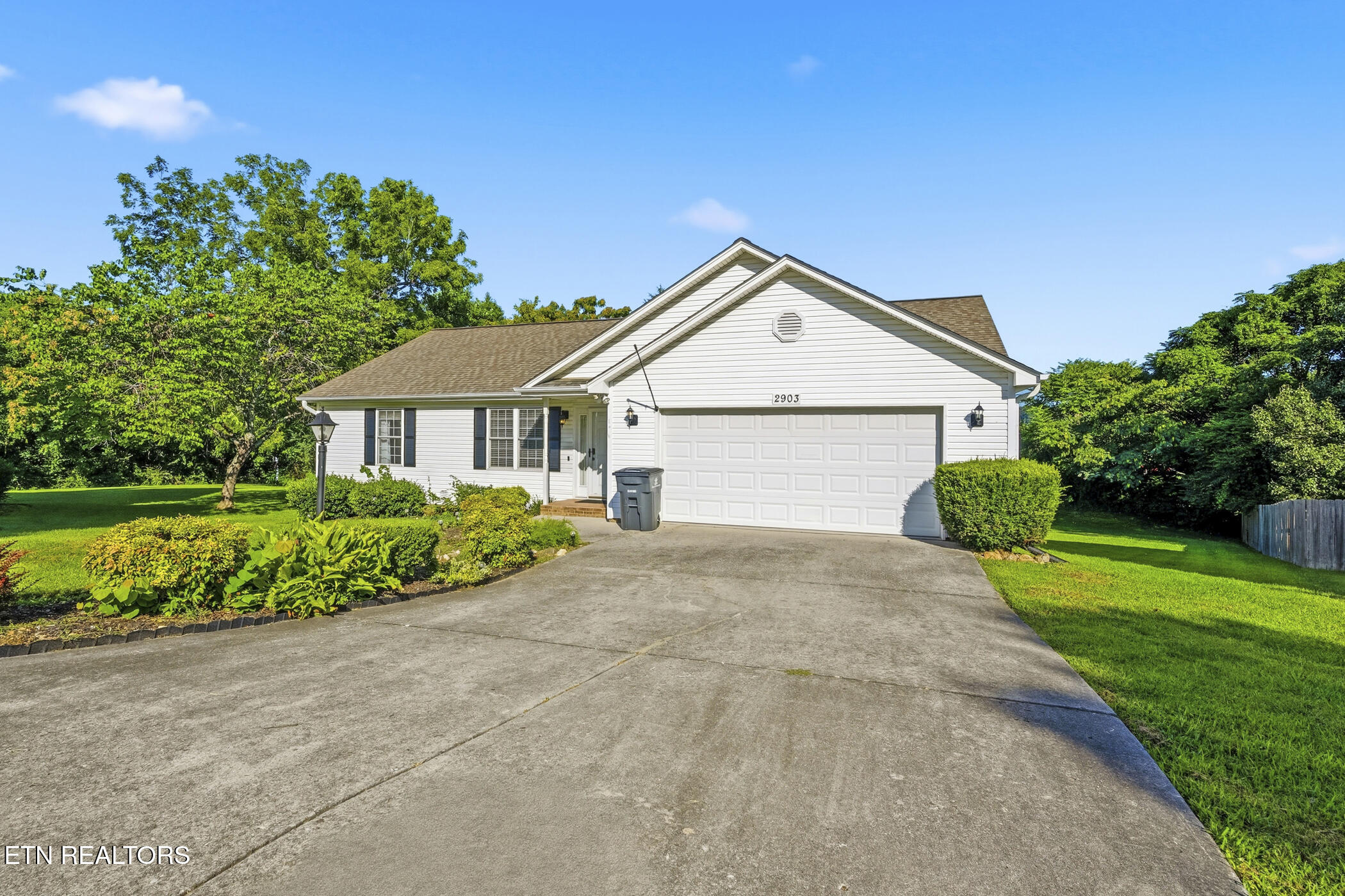 2903 Large Oak Lane
