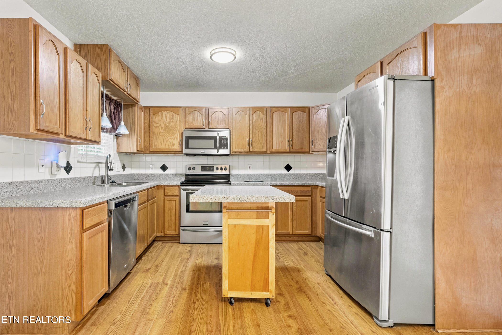 2903 Large Oak Lane