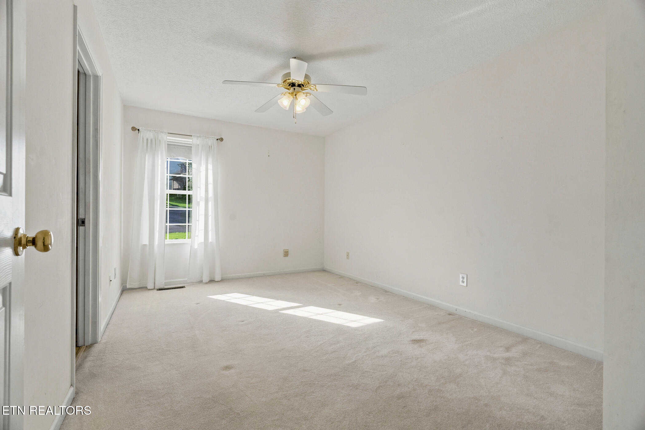 2903 Large Oak Lane