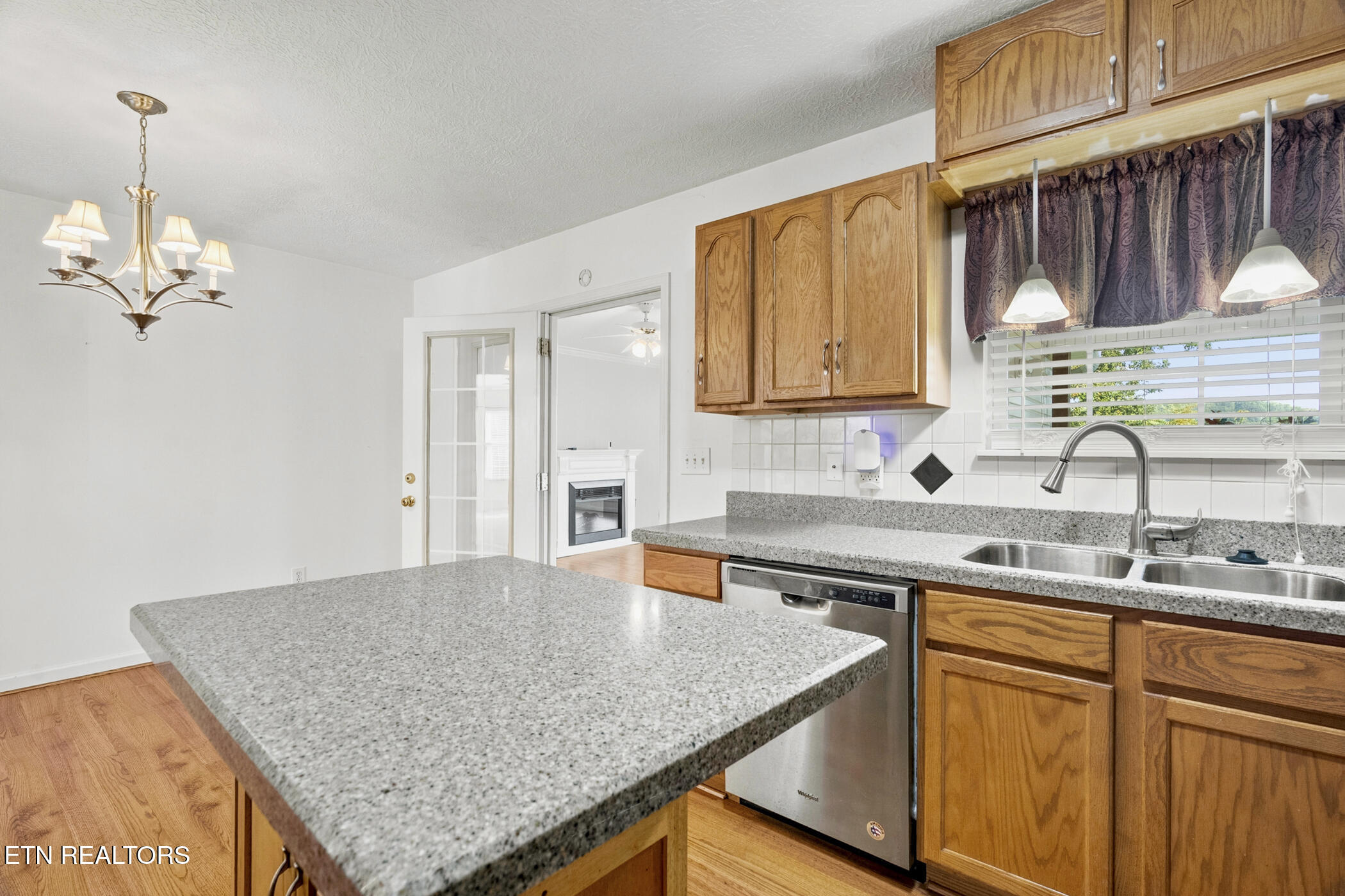 2903 Large Oak Lane