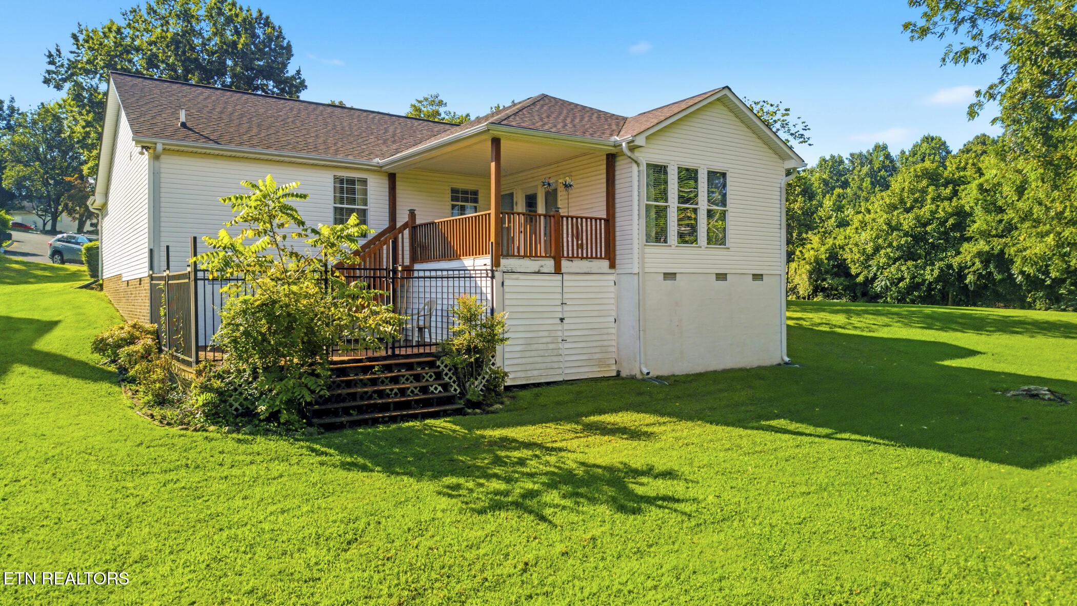 2903 Large Oak Lane