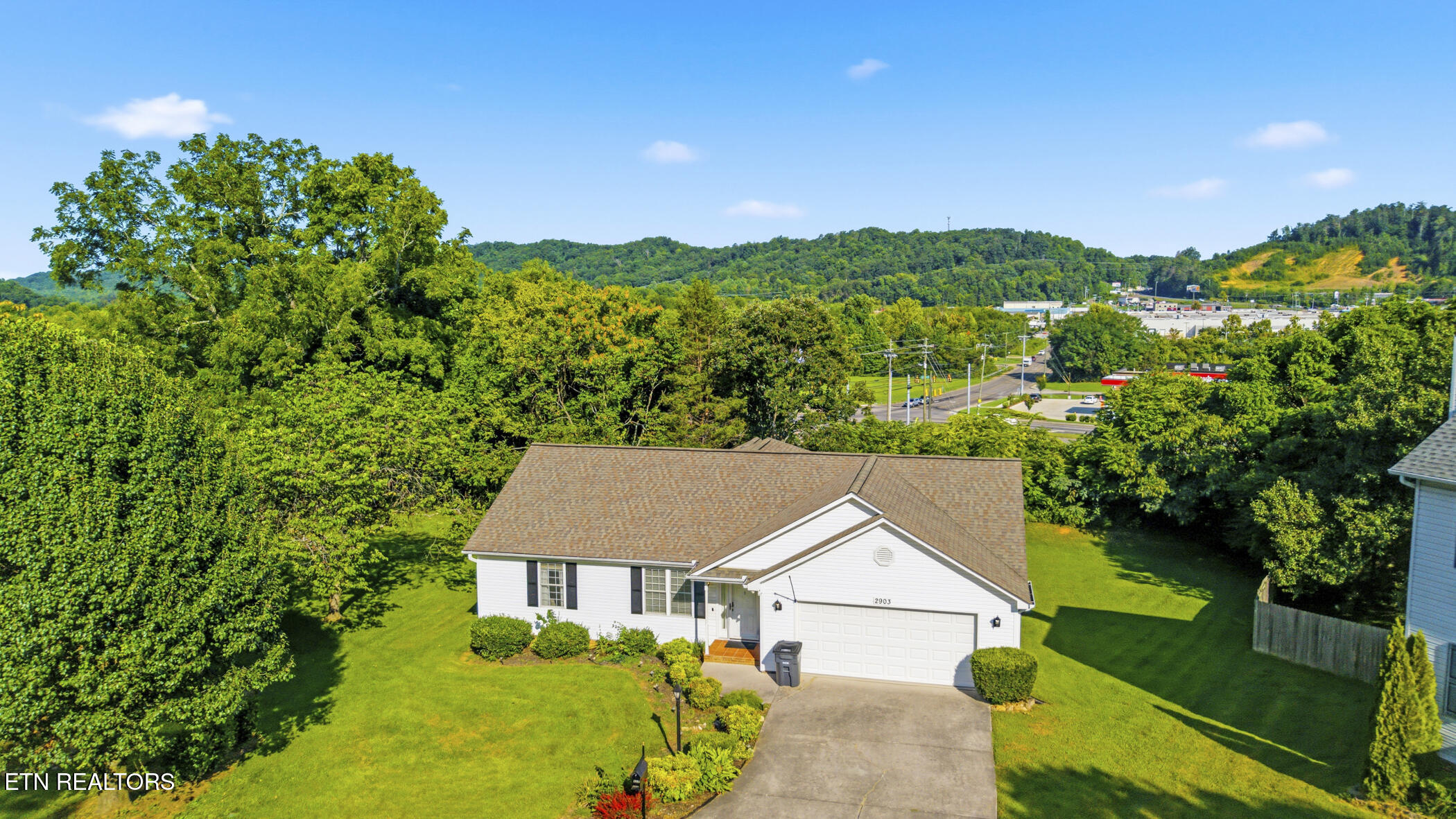 2903 Large Oak Lane