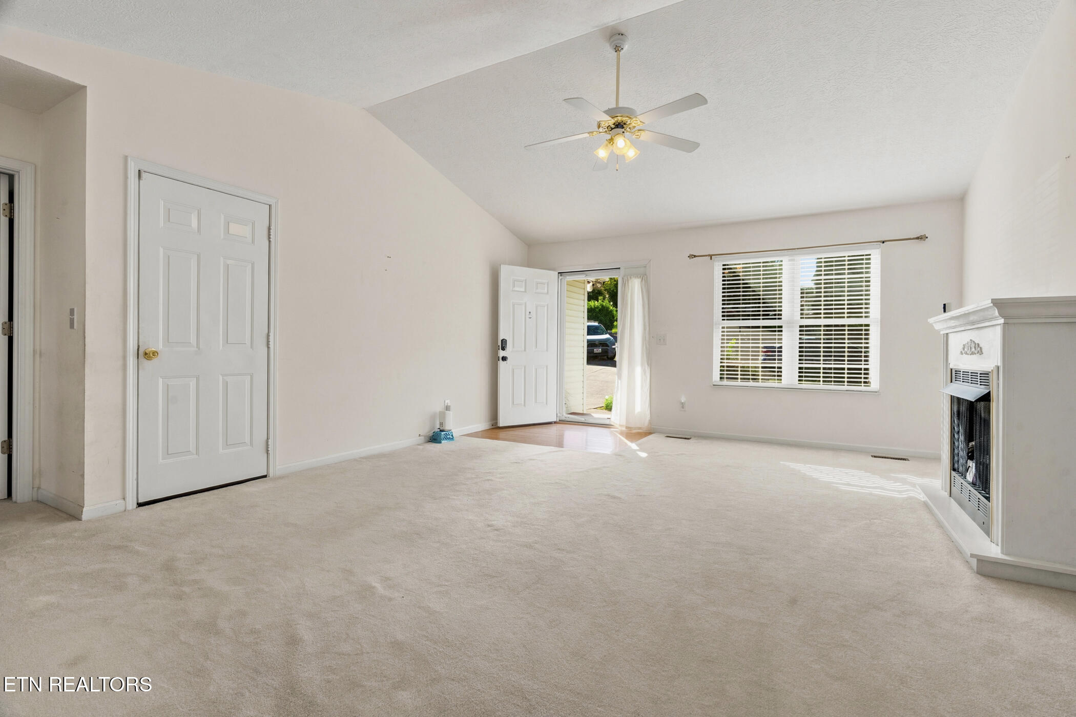 2903 Large Oak Lane