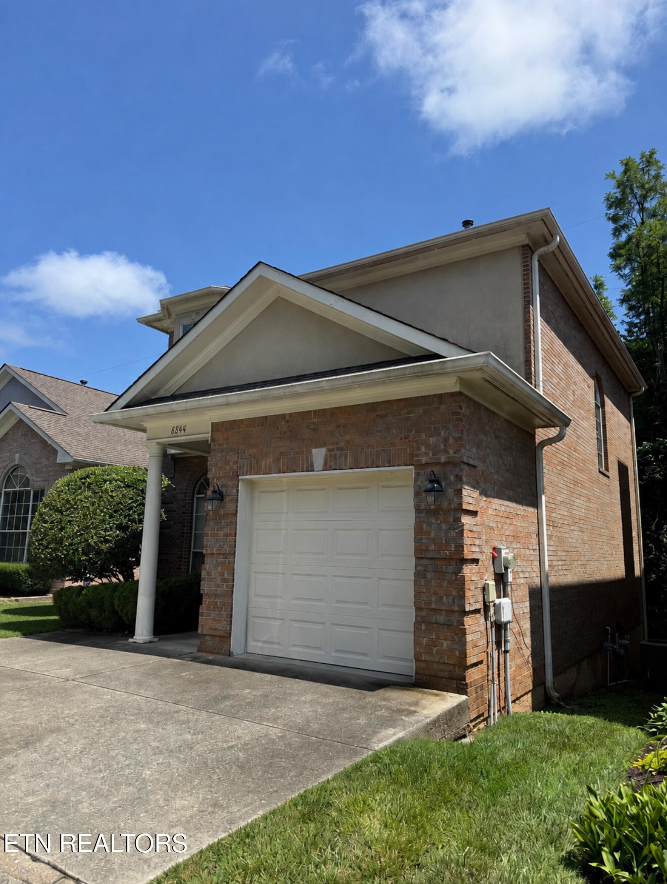 8844 Lennox View Way