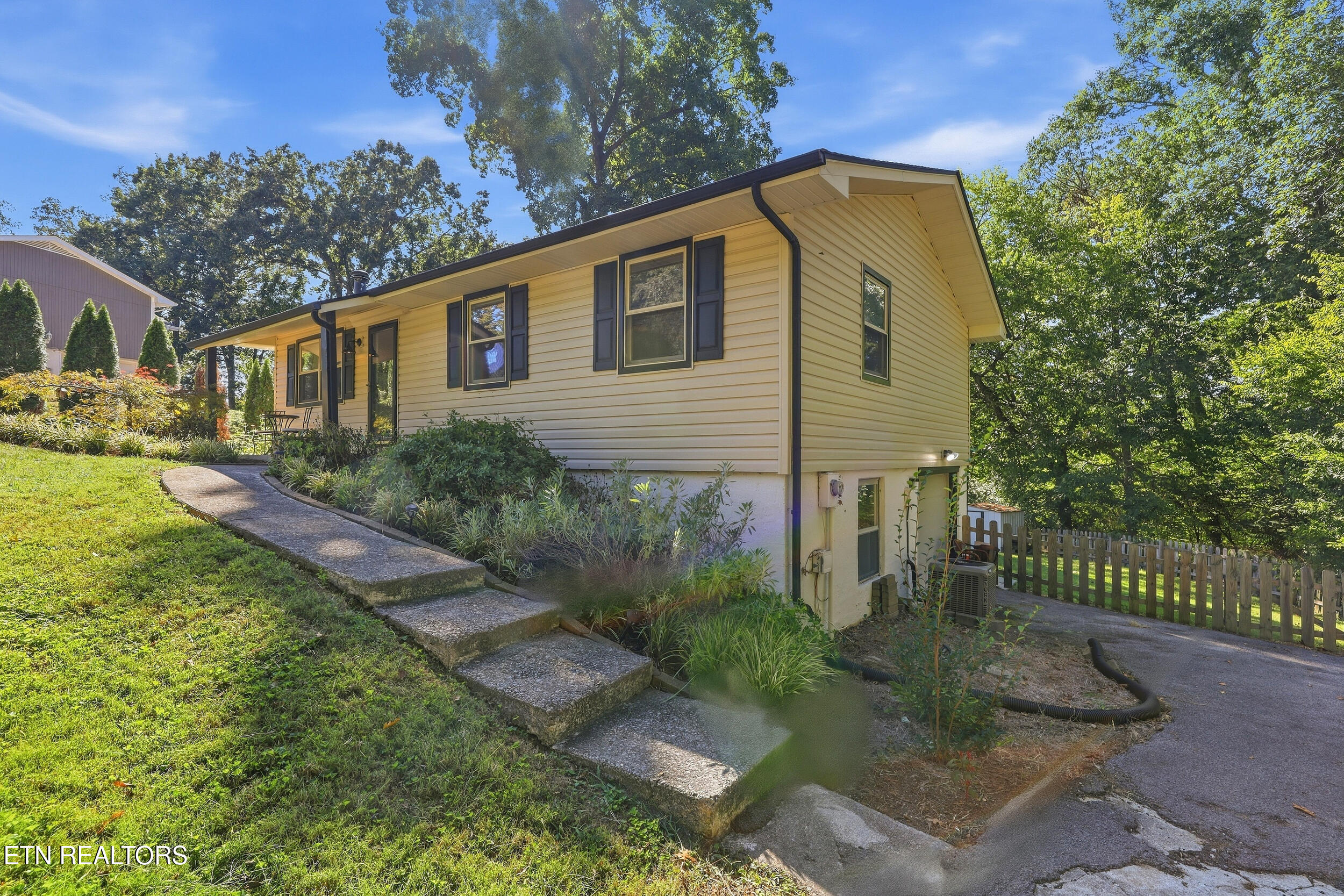 1403 Northshire Lane