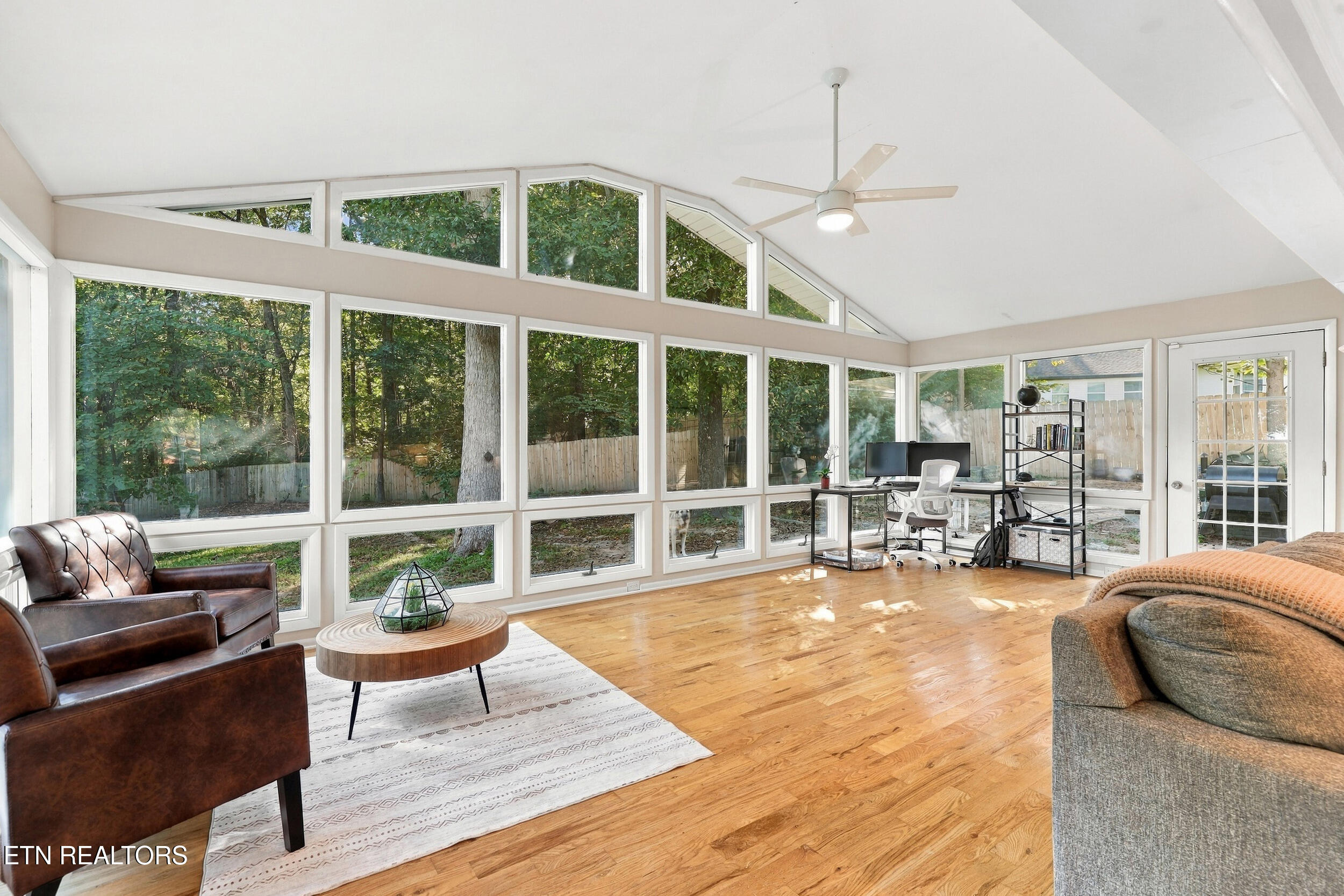 304 Land Oak Rd